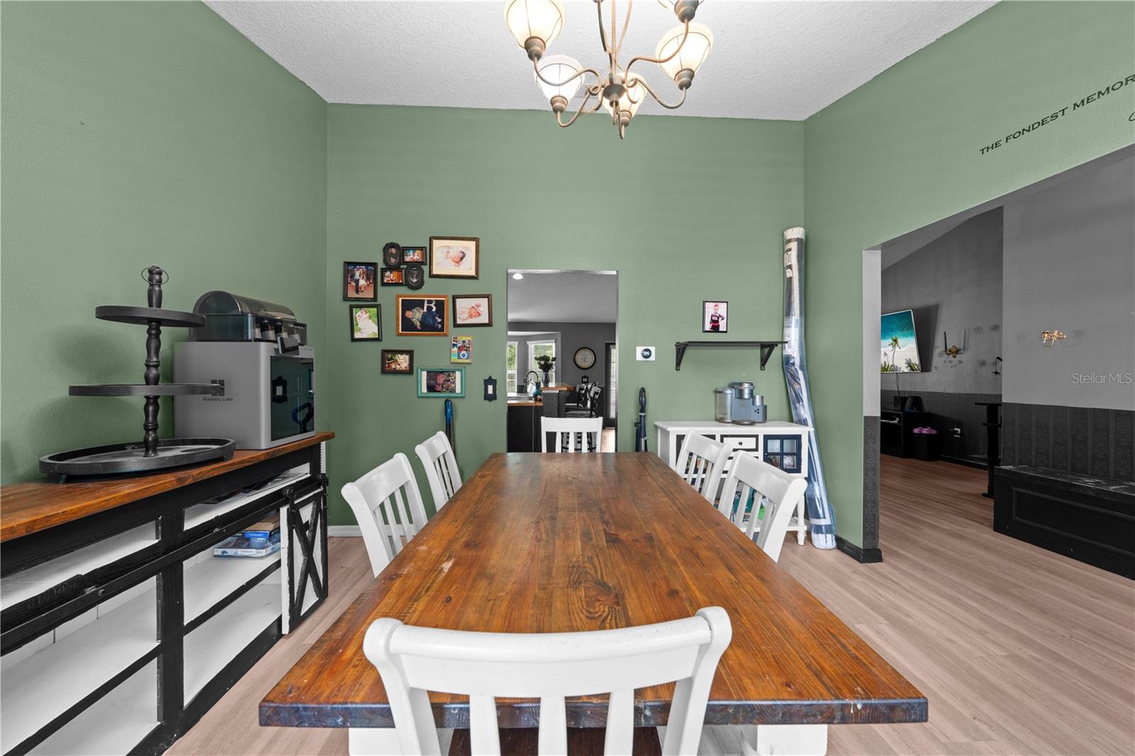 Image 7 of 33 For 1965 Mustang Court