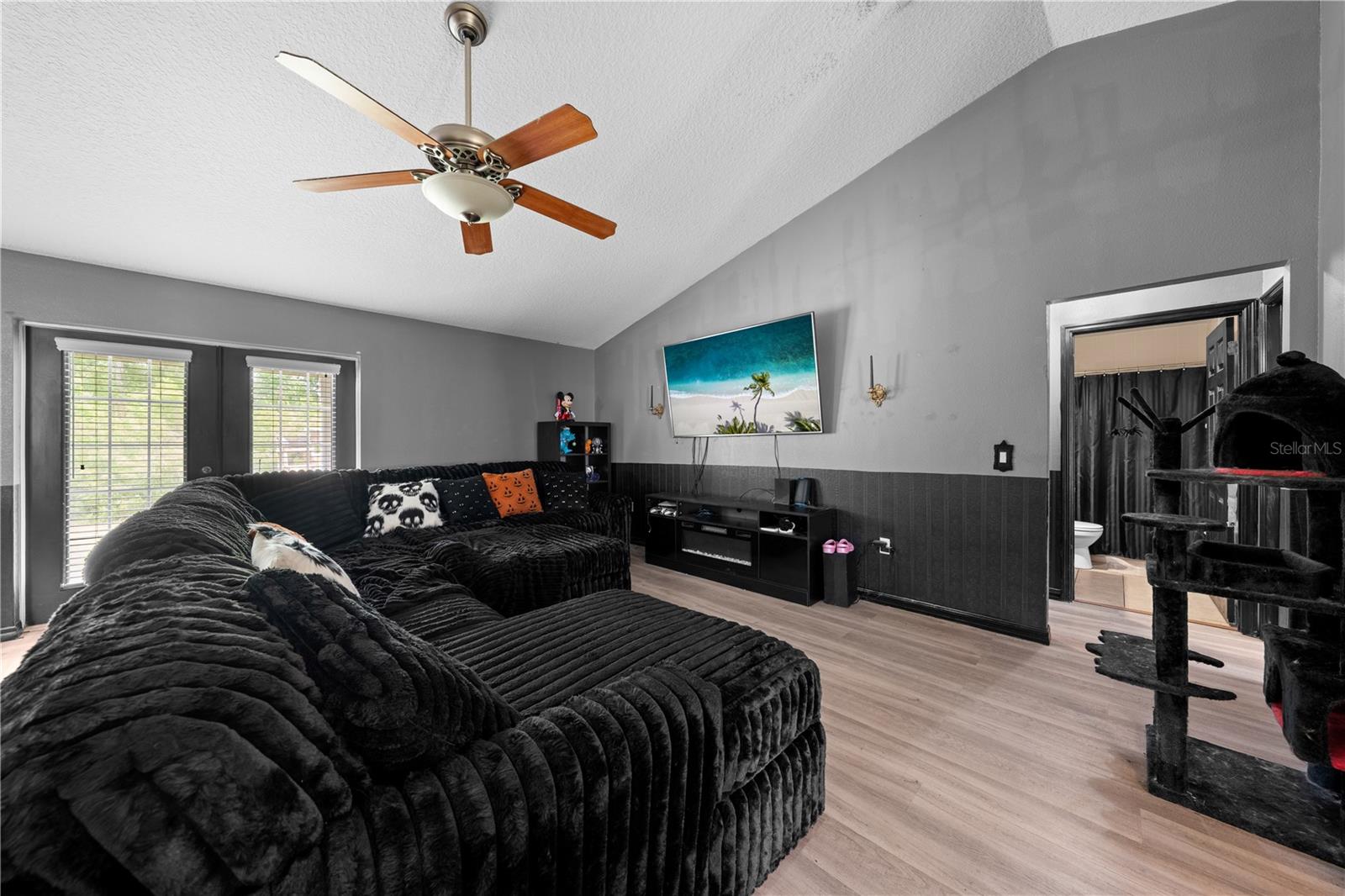 Image 8 of 33 For 1965 Mustang Court