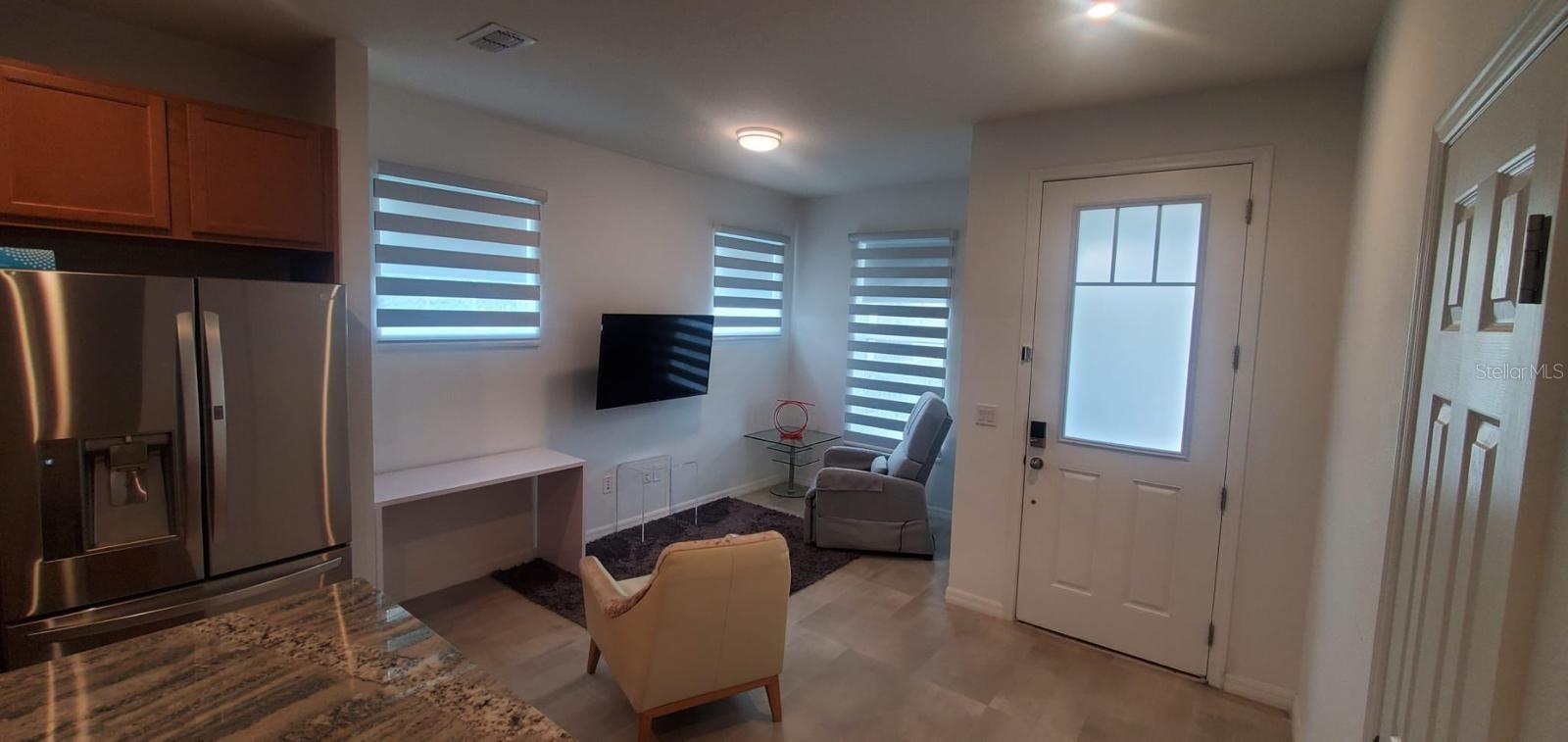 Image 11 of 38 For 11987 Globe Street