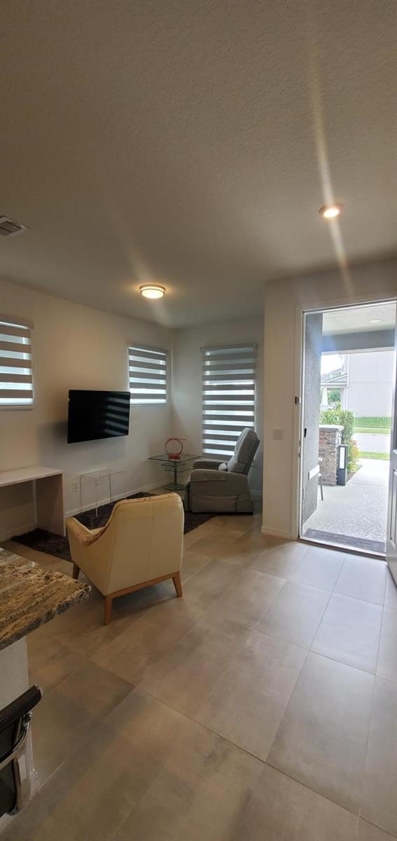 Image 13 of 38 For 11987 Globe Street