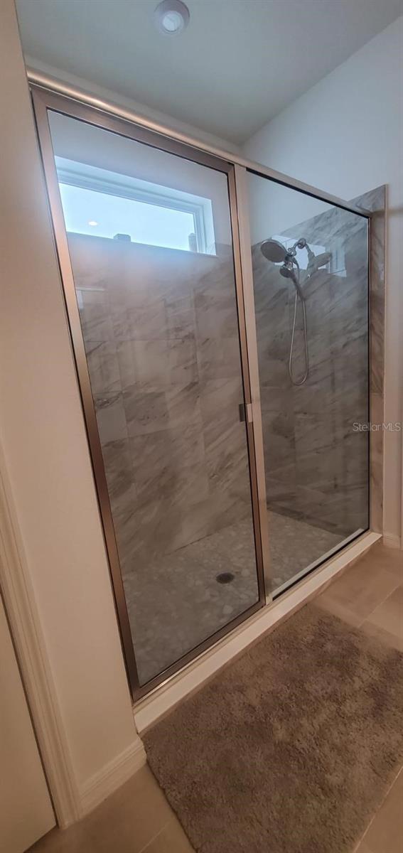 Image 23 of 38 For 11987 Globe Street