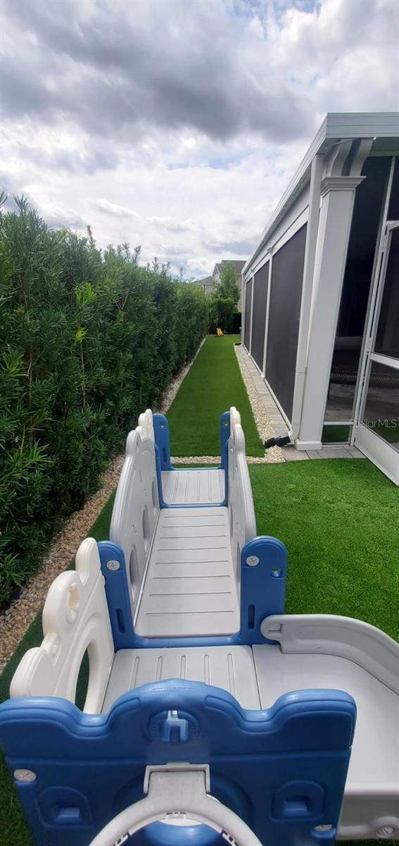 Image 37 of 38 For 11987 Globe Street