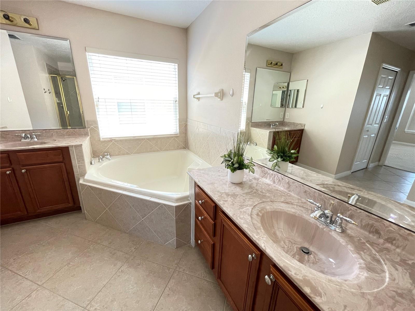 Image 34 of 54 For 9978 Bennington Chase Drive