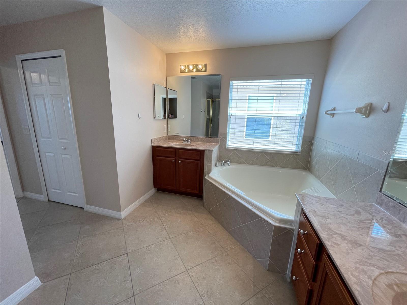 Image 35 of 54 For 9978 Bennington Chase Drive