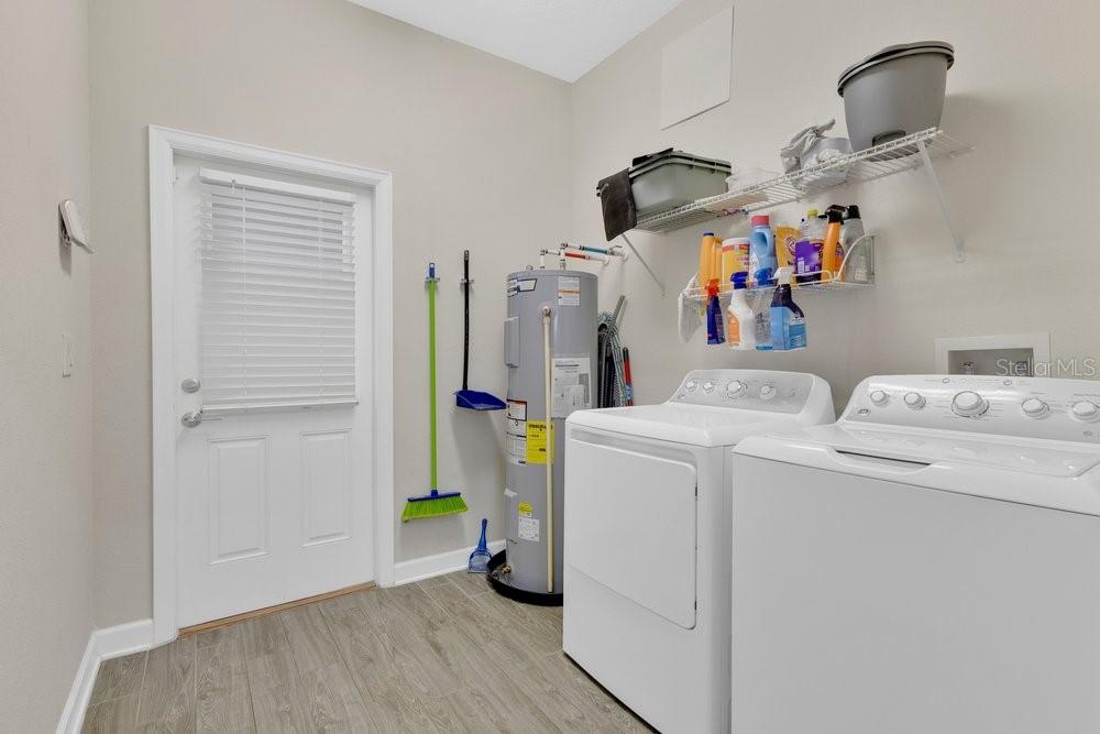 Image 20 of 43 For 11872 Metaphor Alley