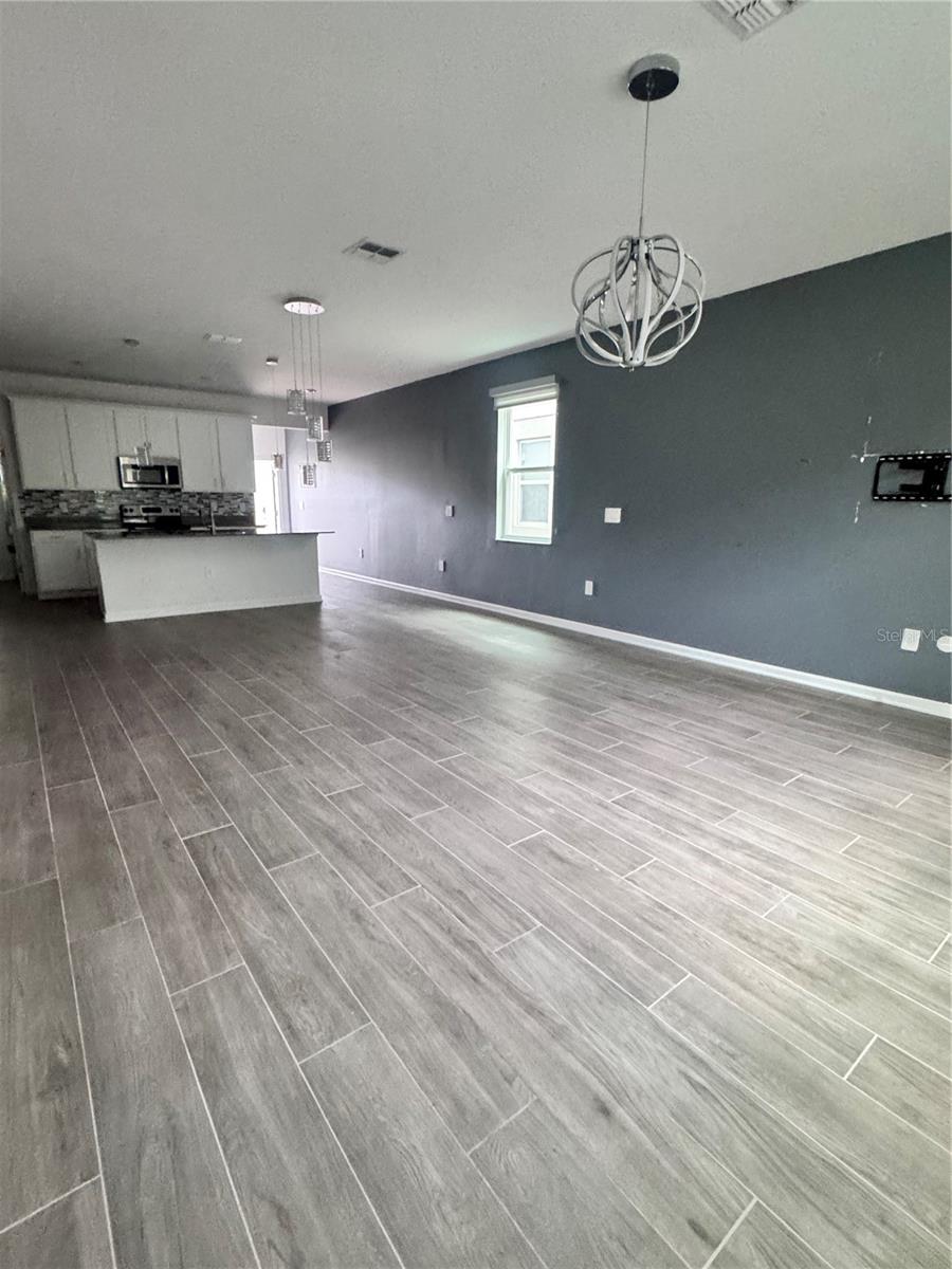 Image 23 of 54 For 1563 Cross Prairie Parkway