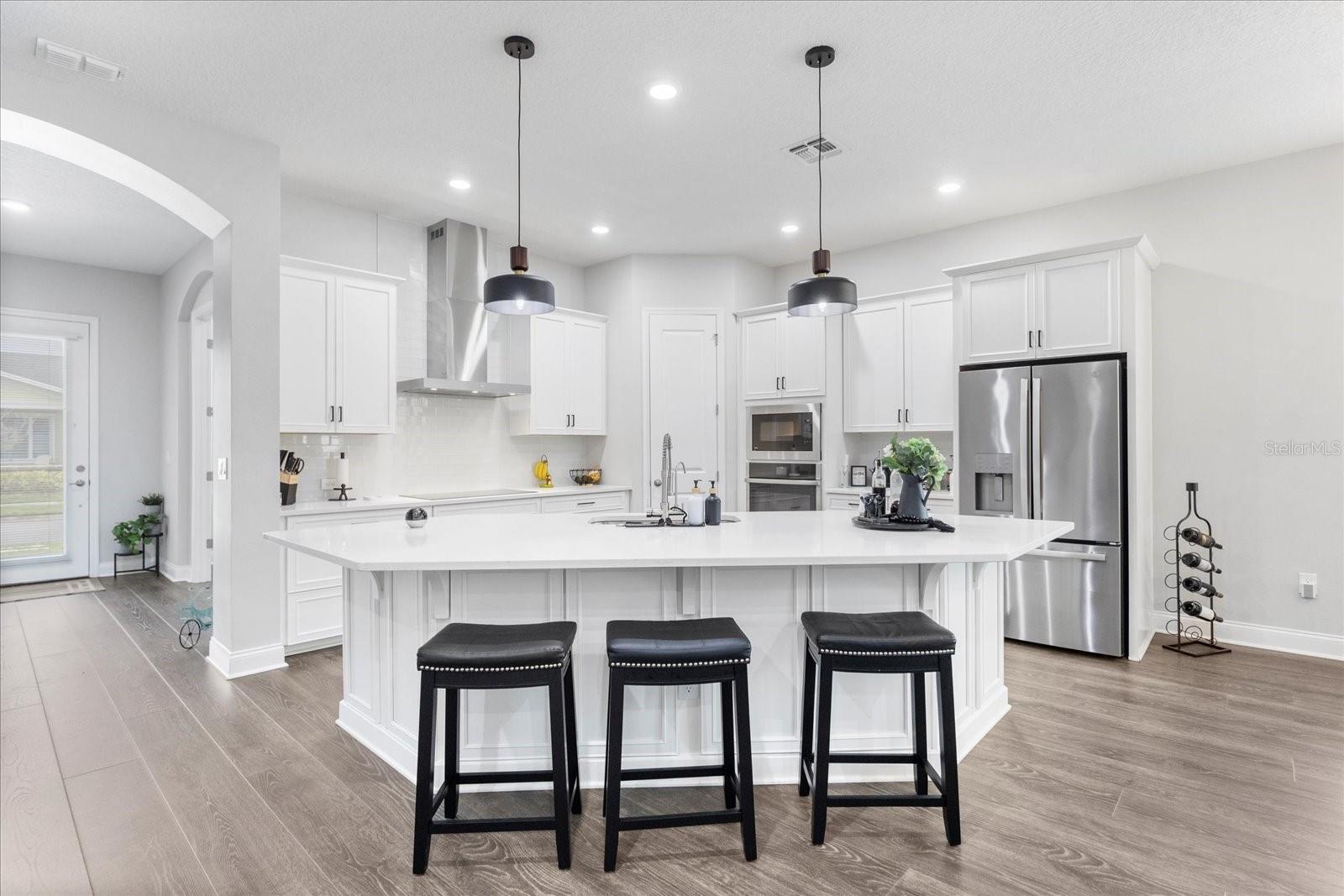 Image 17 of 45 For 8626 Dubochet Street