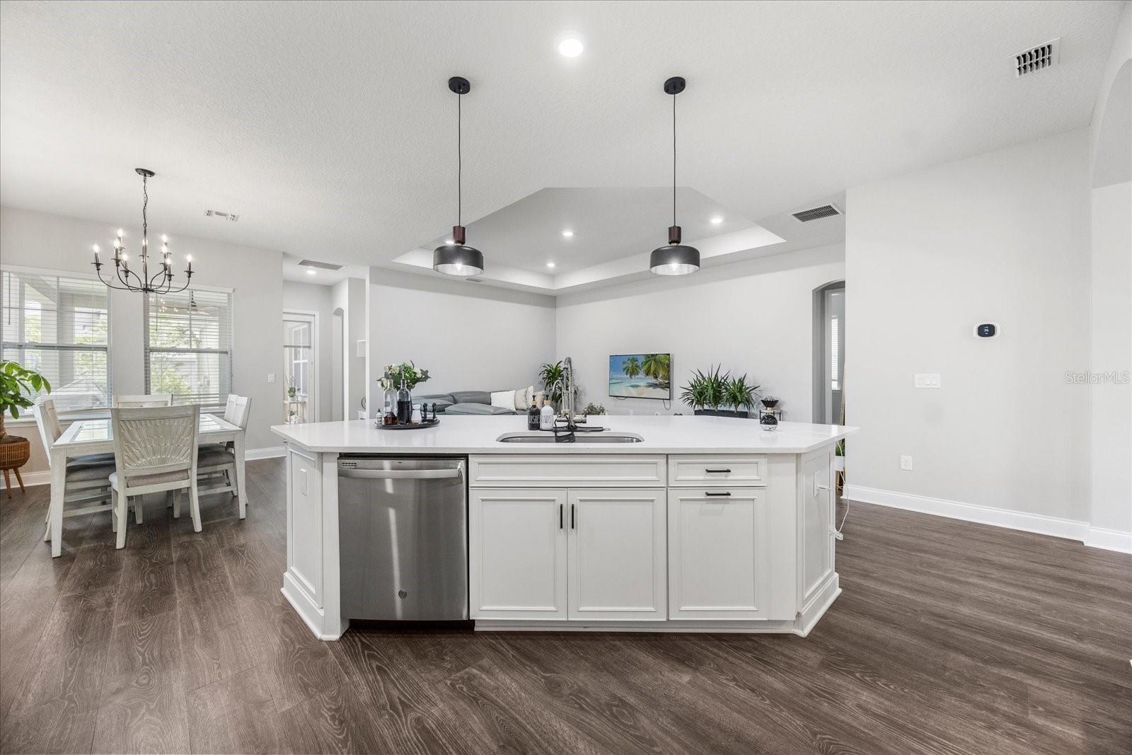 Image 19 of 45 For 8626 Dubochet Street