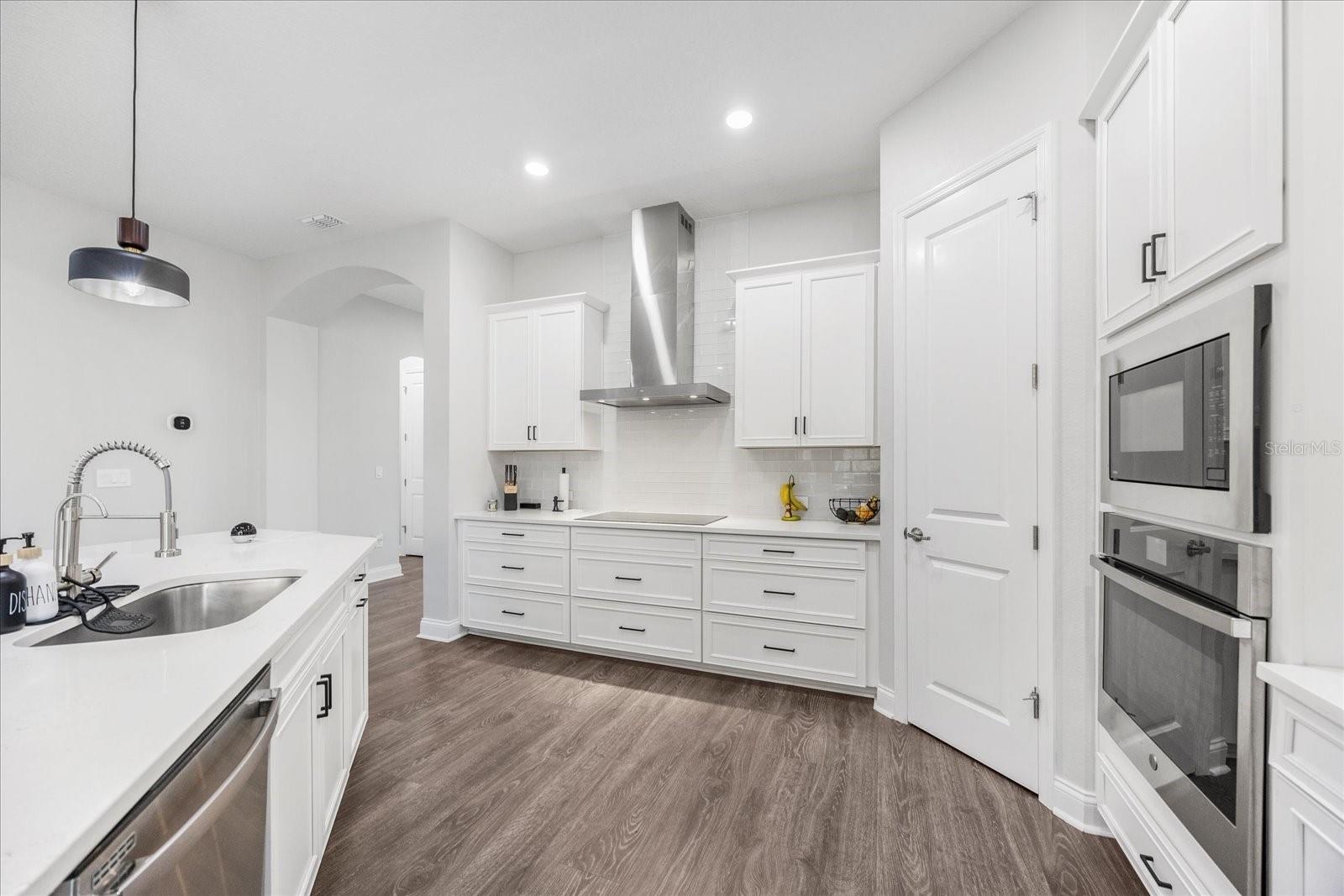 Image 20 of 45 For 8626 Dubochet Street