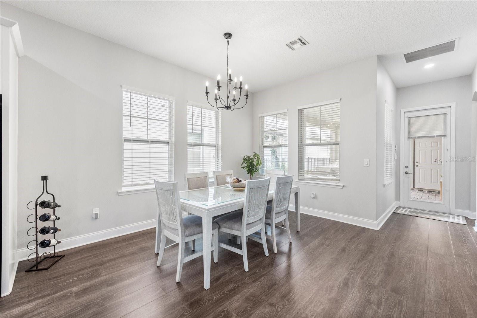 Image 21 of 45 For 8626 Dubochet Street