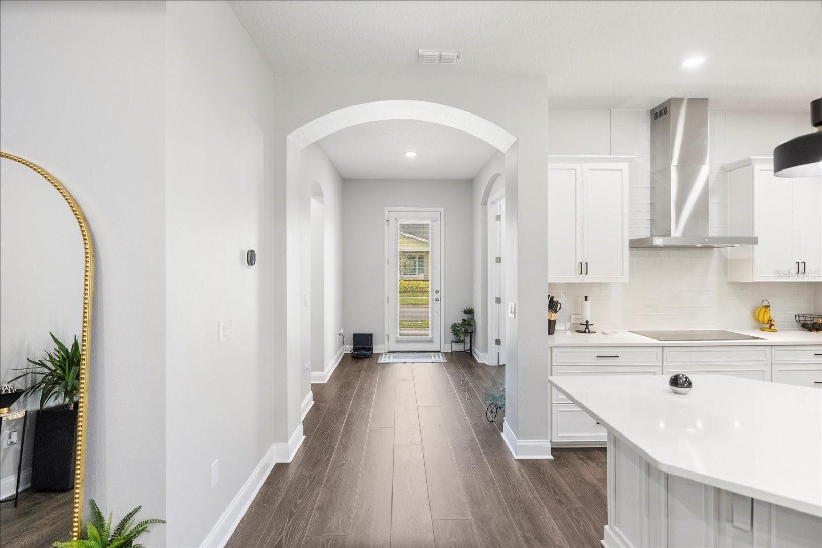 Image 23 of 45 For 8626 Dubochet Street