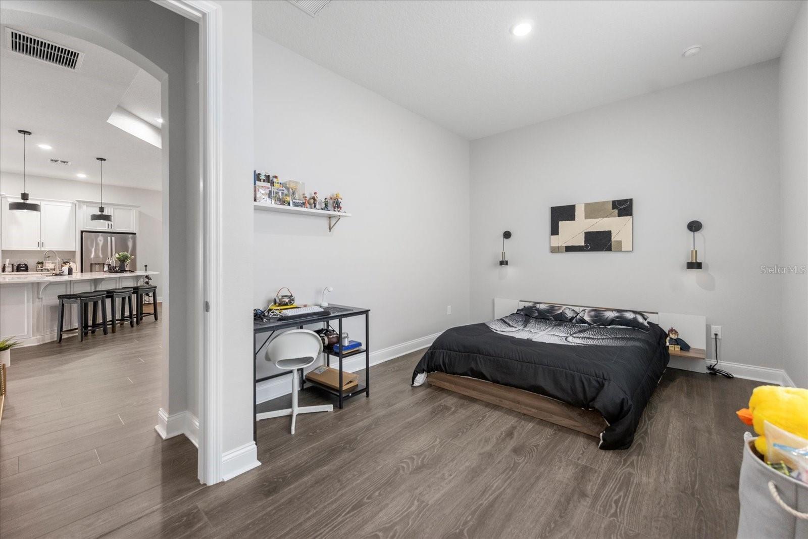 Image 24 of 45 For 8626 Dubochet Street