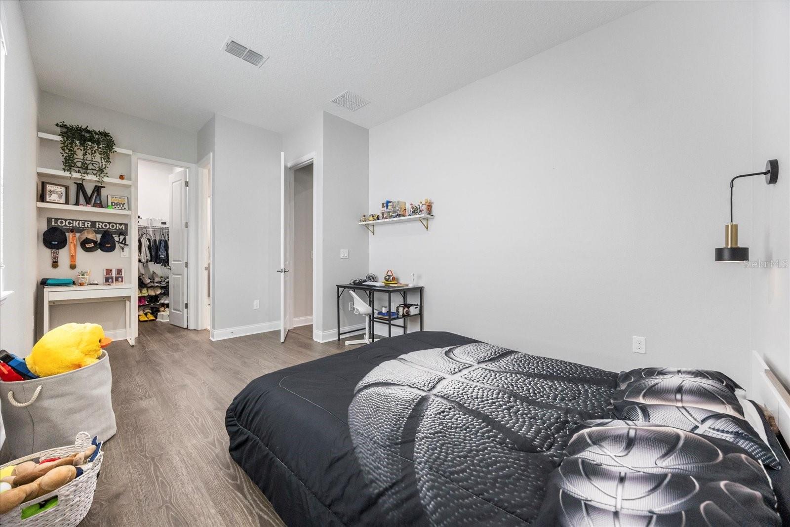 Image 25 of 45 For 8626 Dubochet Street