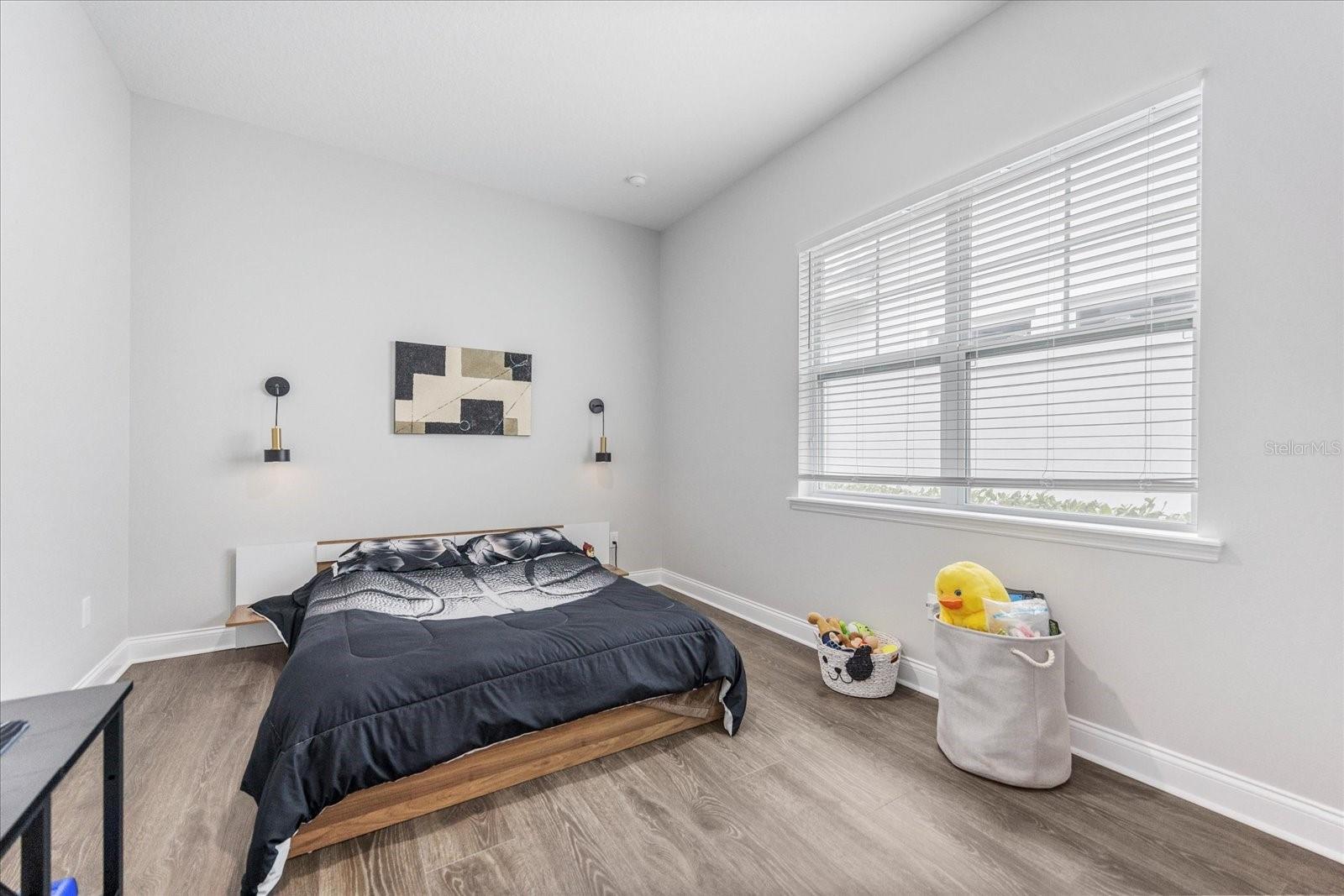 Image 26 of 45 For 8626 Dubochet Street