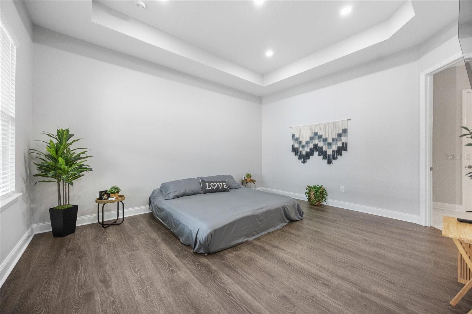 Image 34 of 45 For 8626 Dubochet Street