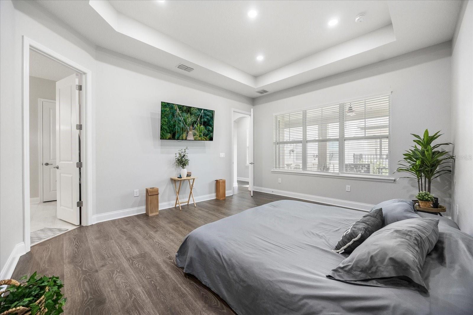 Image 35 of 45 For 8626 Dubochet Street