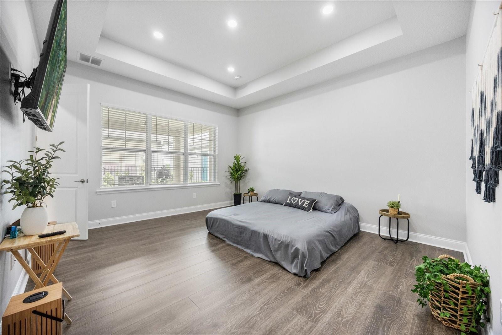 Image 36 of 45 For 8626 Dubochet Street