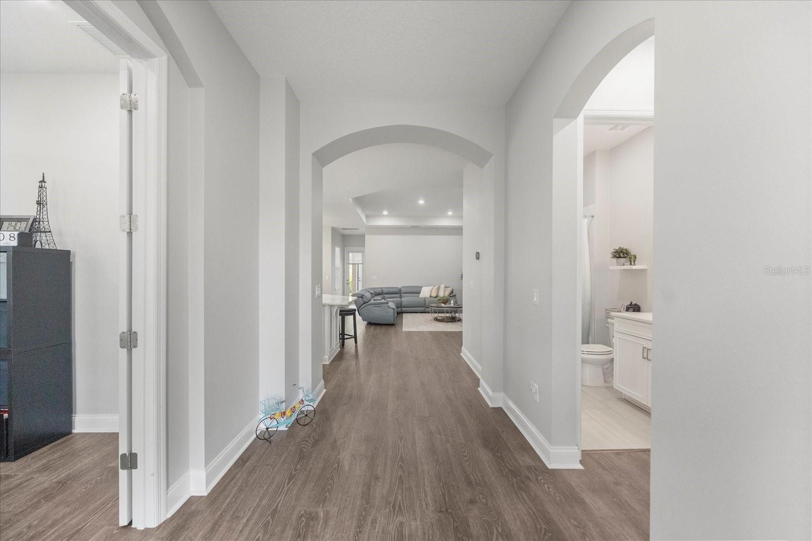 Image 9 of 45 For 8626 Dubochet Street