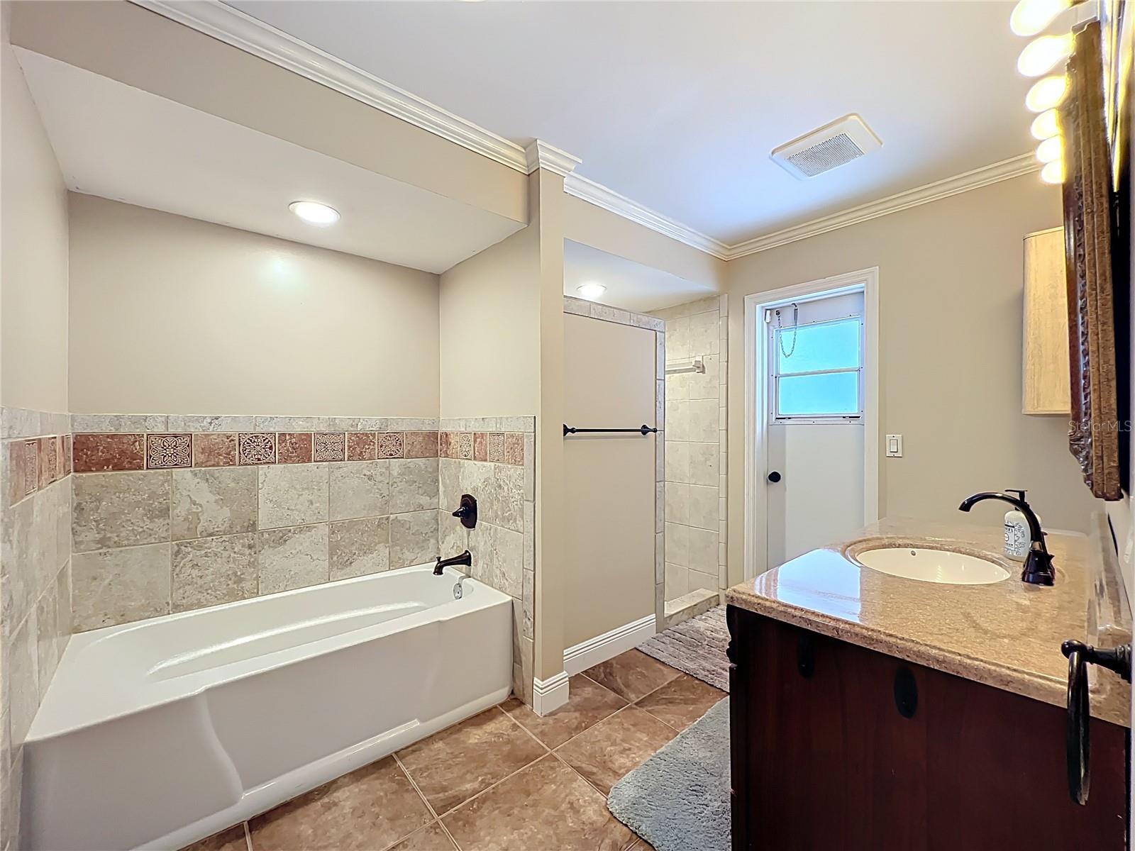 Image 30 of 44 For 6229 Silver Glen Court