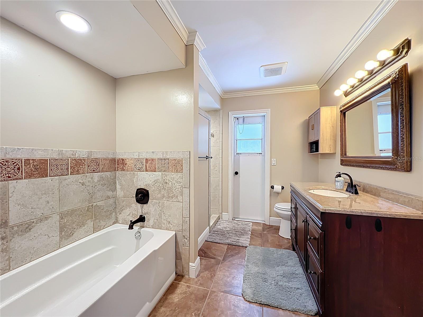 Image 31 of 44 For 6229 Silver Glen Court