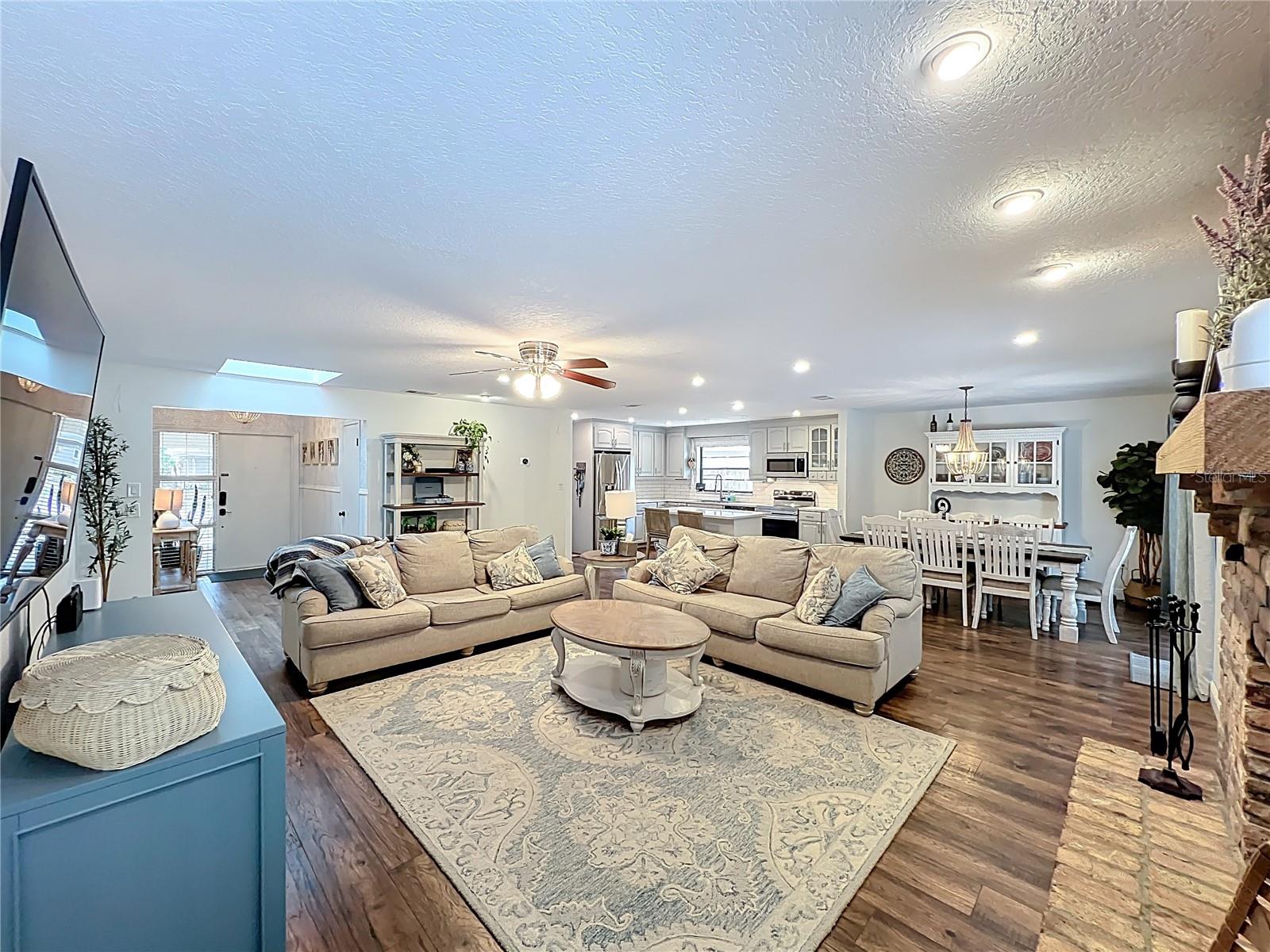 Image 7 of 44 For 6229 Silver Glen Court