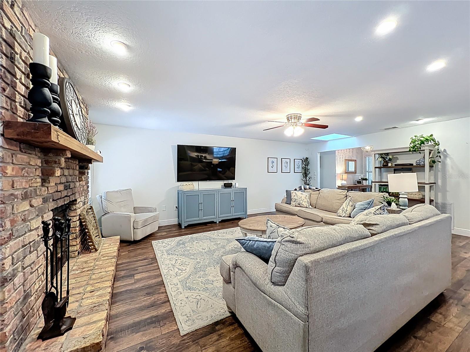 Image 8 of 44 For 6229 Silver Glen Court