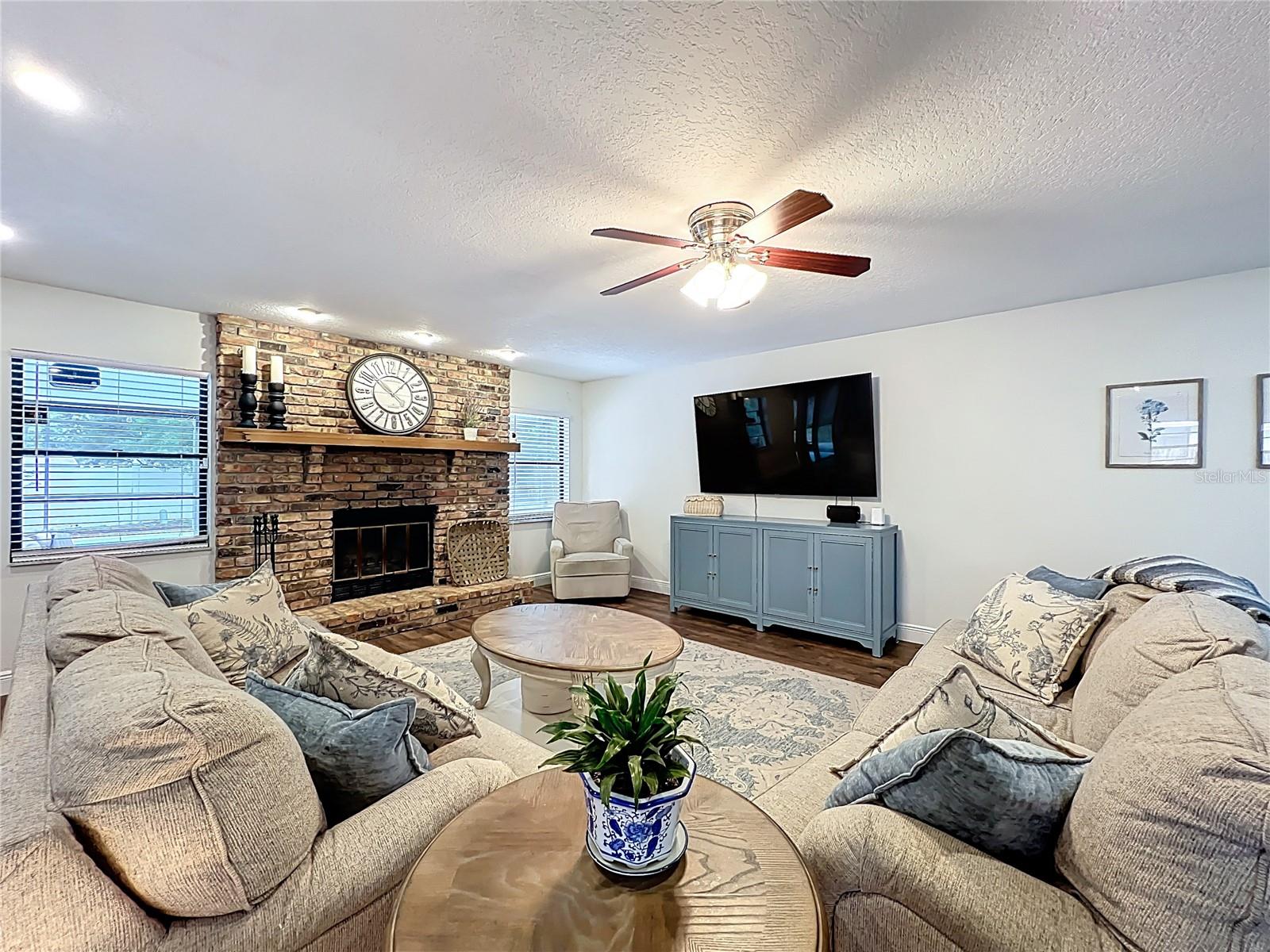 Image 9 of 44 For 6229 Silver Glen Court