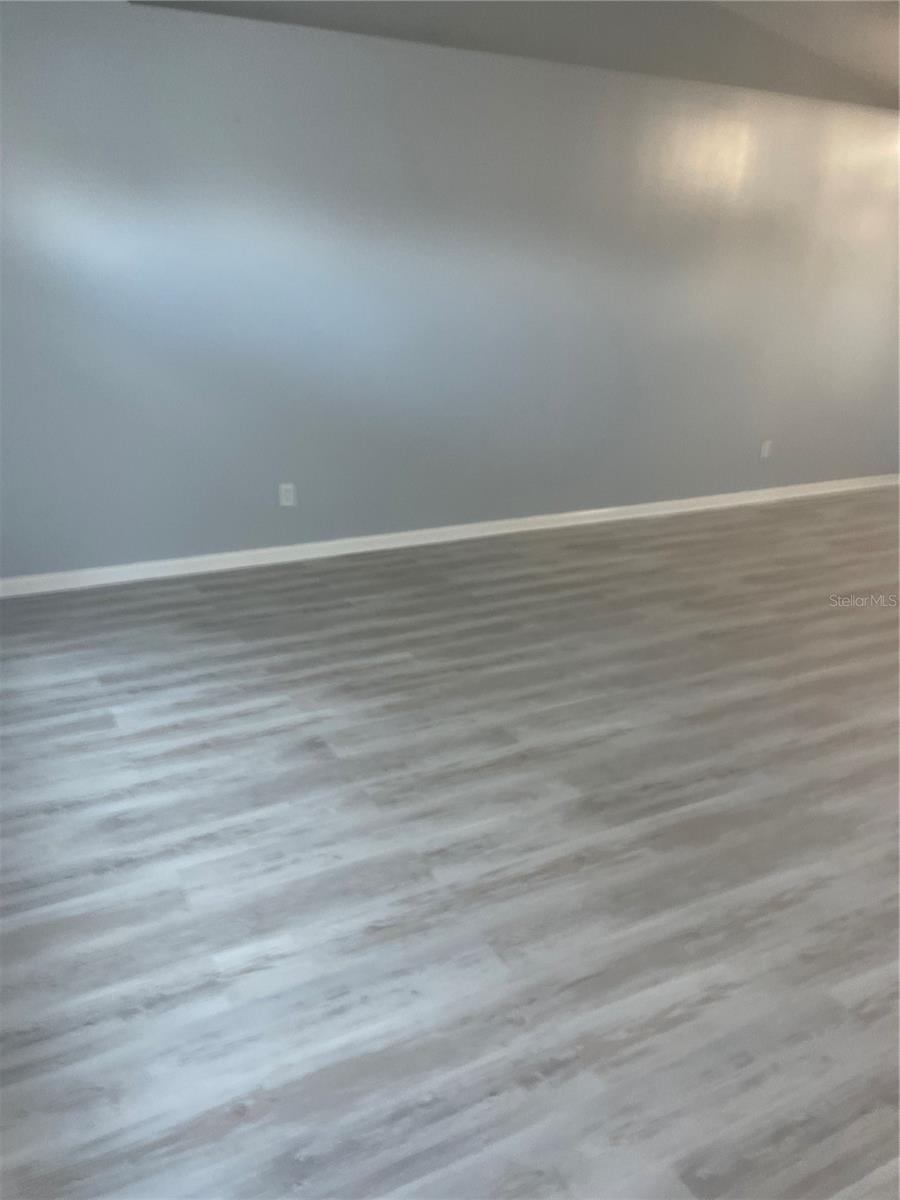 Image 4 of 45 For 116 Crescent Court