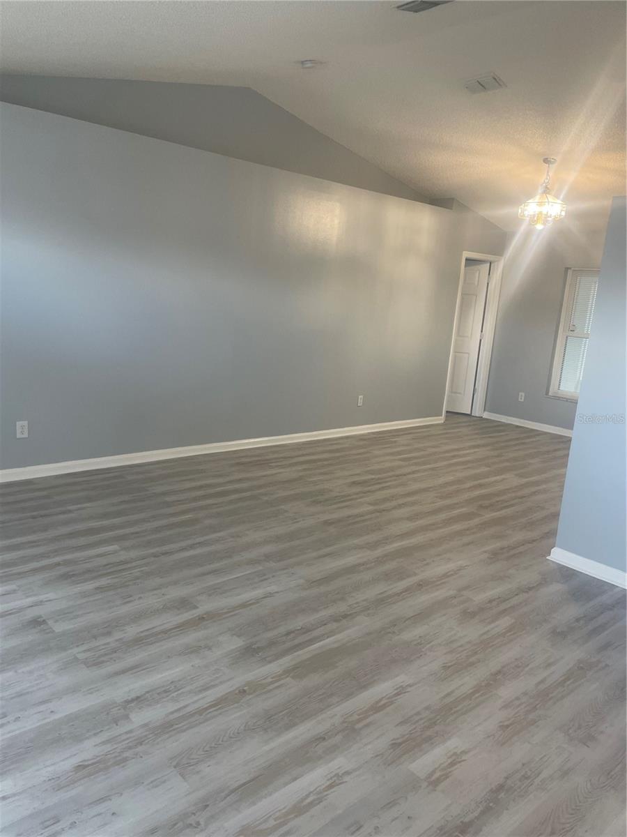 Image 5 of 45 For 116 Crescent Court