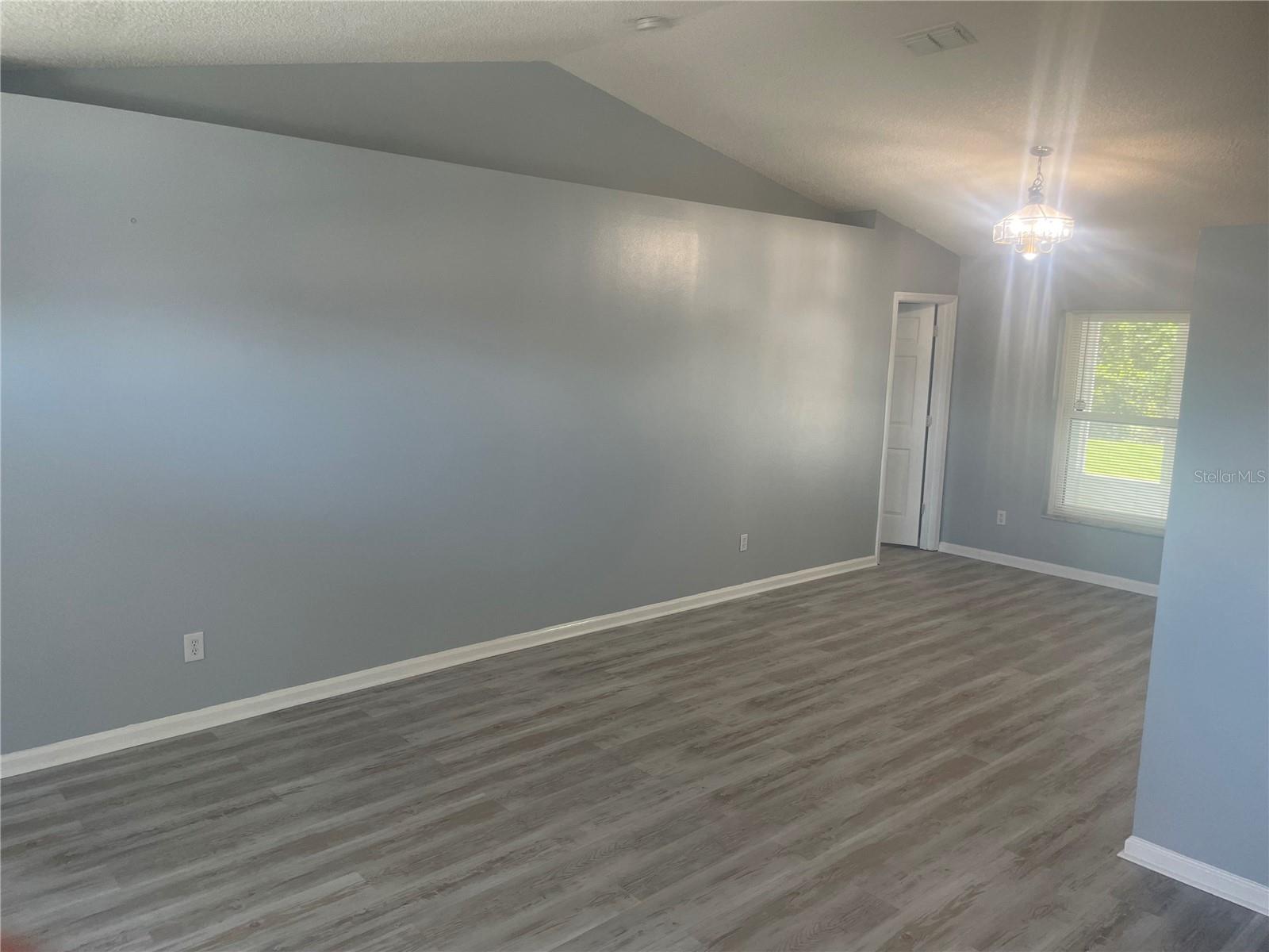 Image 7 of 45 For 116 Crescent Court