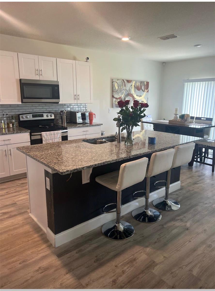 Image 2 of 8 For 3340 Perennial Lane