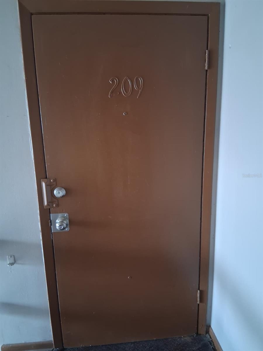 Image 2 of 13 For 5885 Dahlia Apt 209 Drive 18