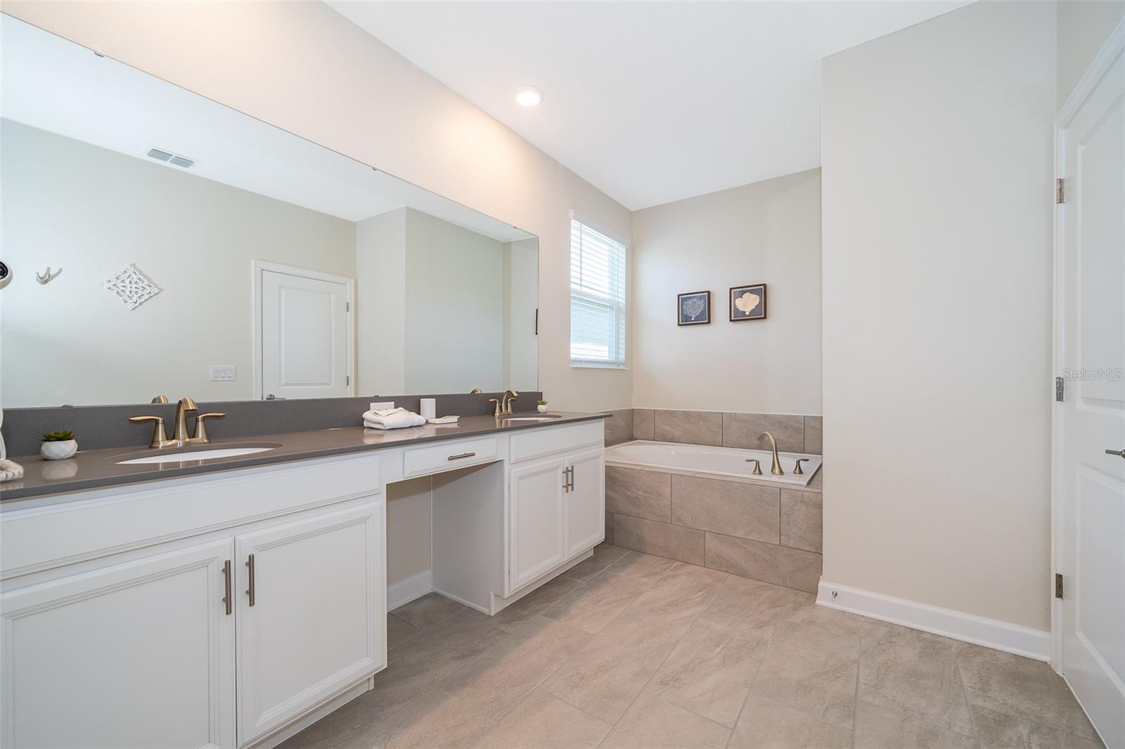 Image 16 of 25 For 800 Sticks Street