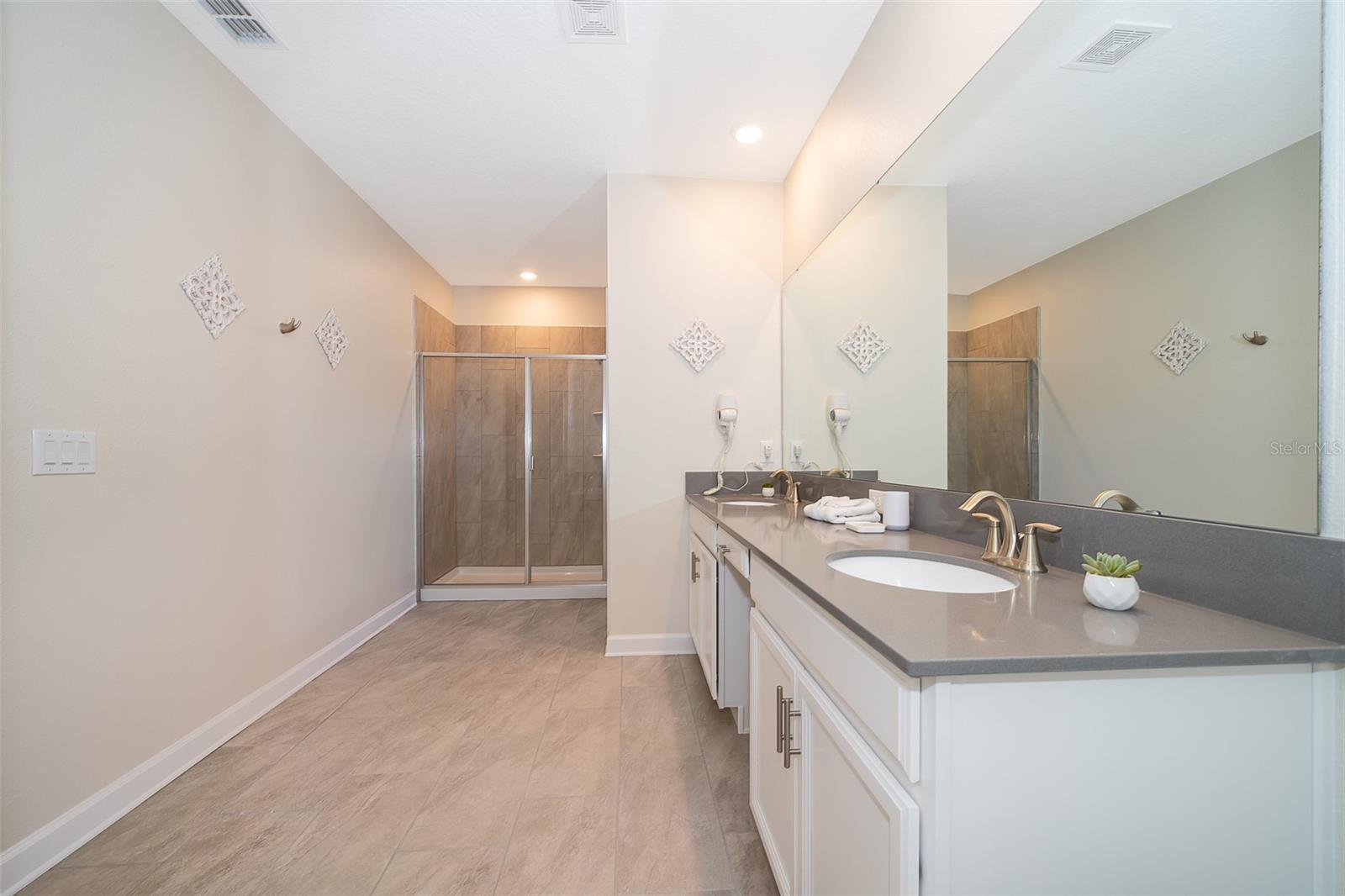 Image 17 of 25 For 800 Sticks Street