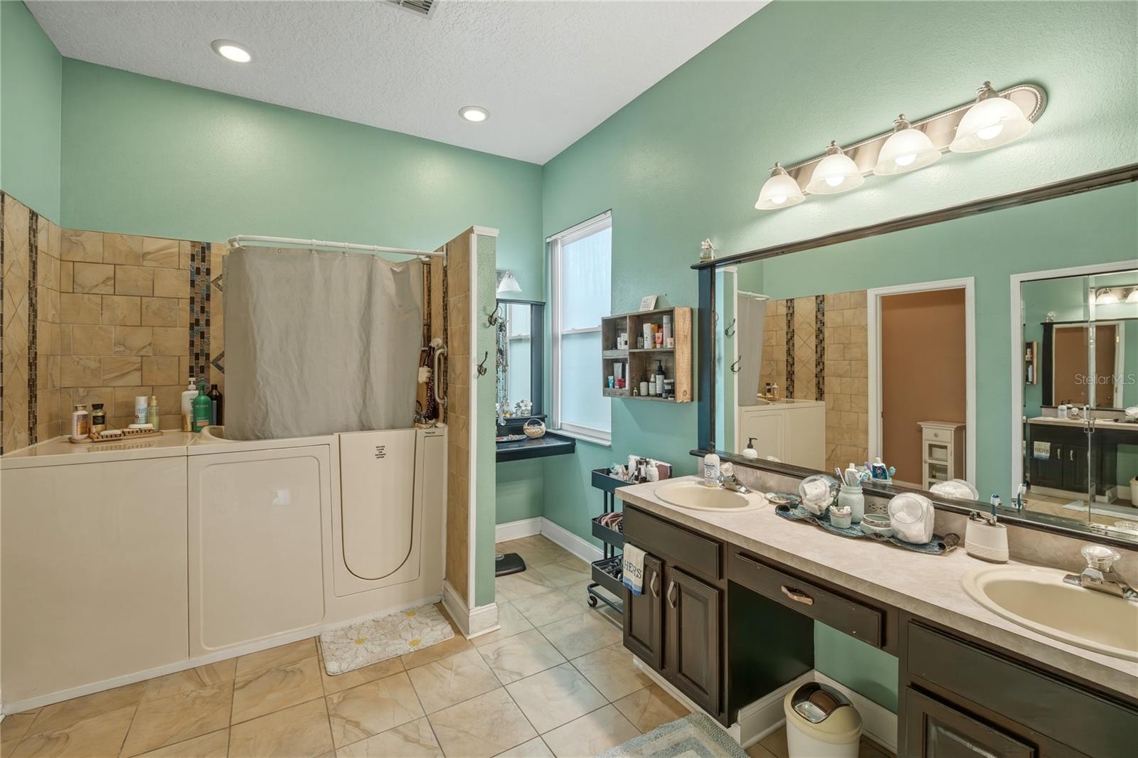 Image 20 of 36 For 2664 Willow Glen Circle