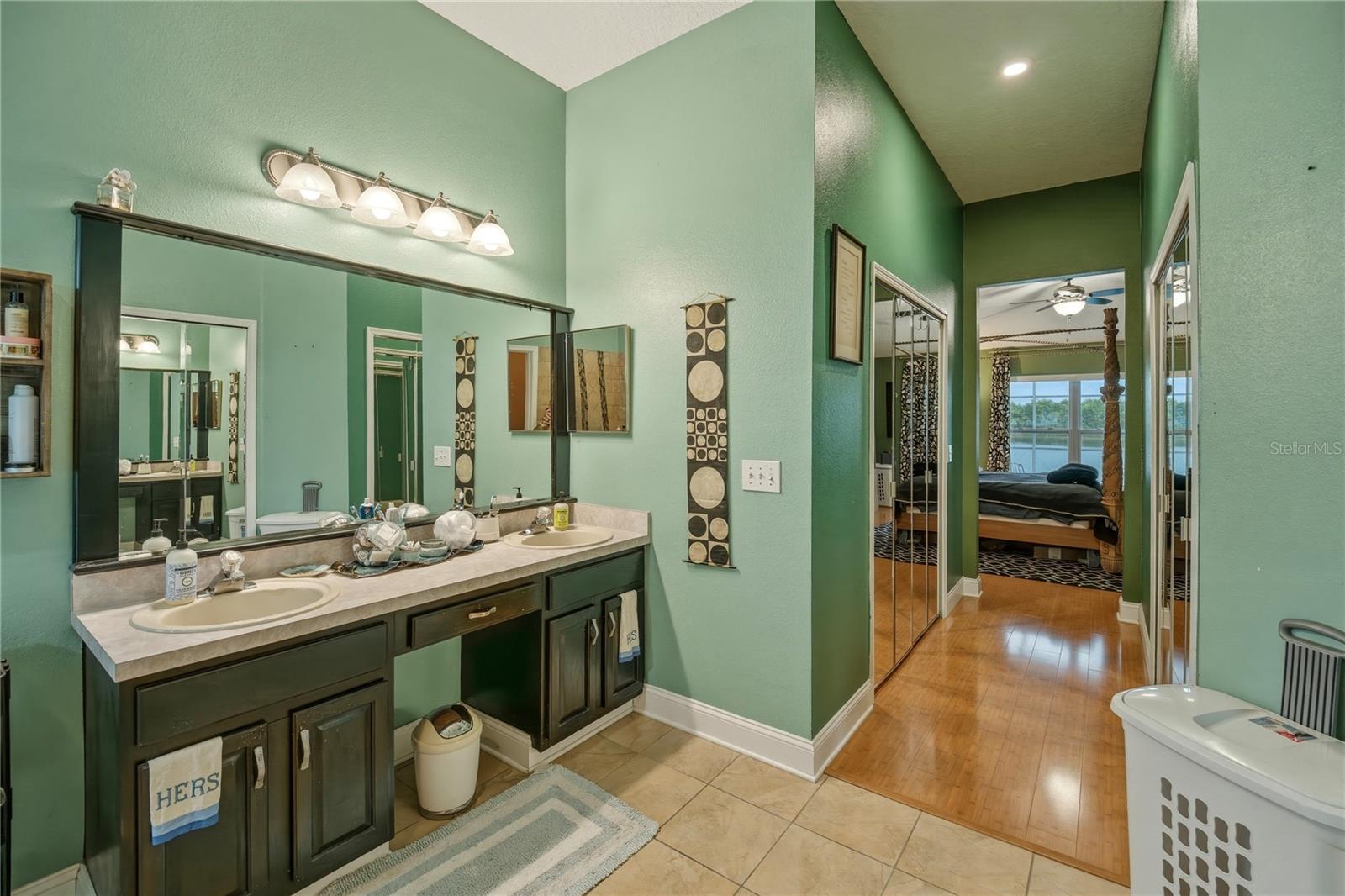 Image 22 of 36 For 2664 Willow Glen Circle