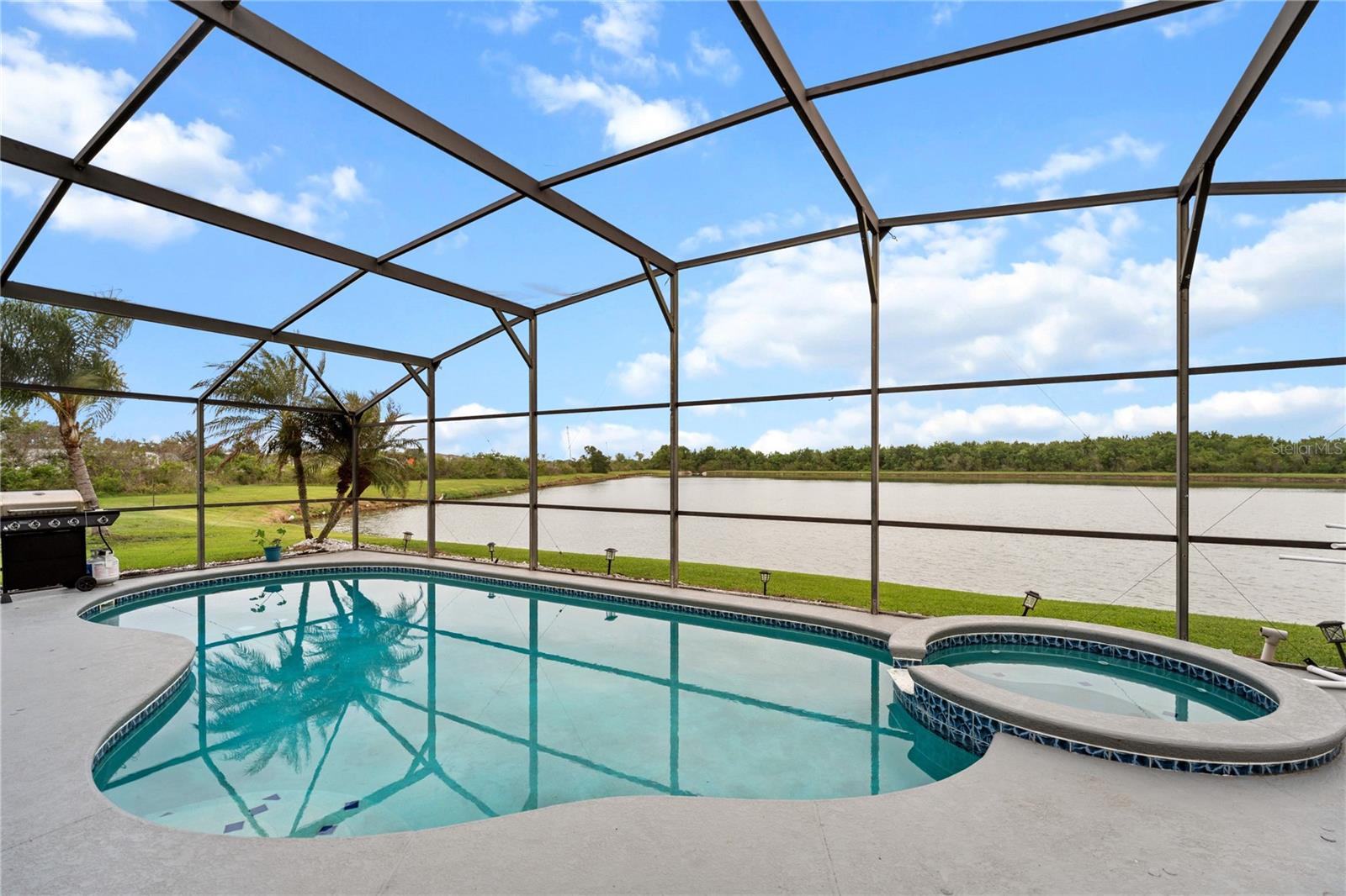 Image 4 of 36 For 2664 Willow Glen Circle