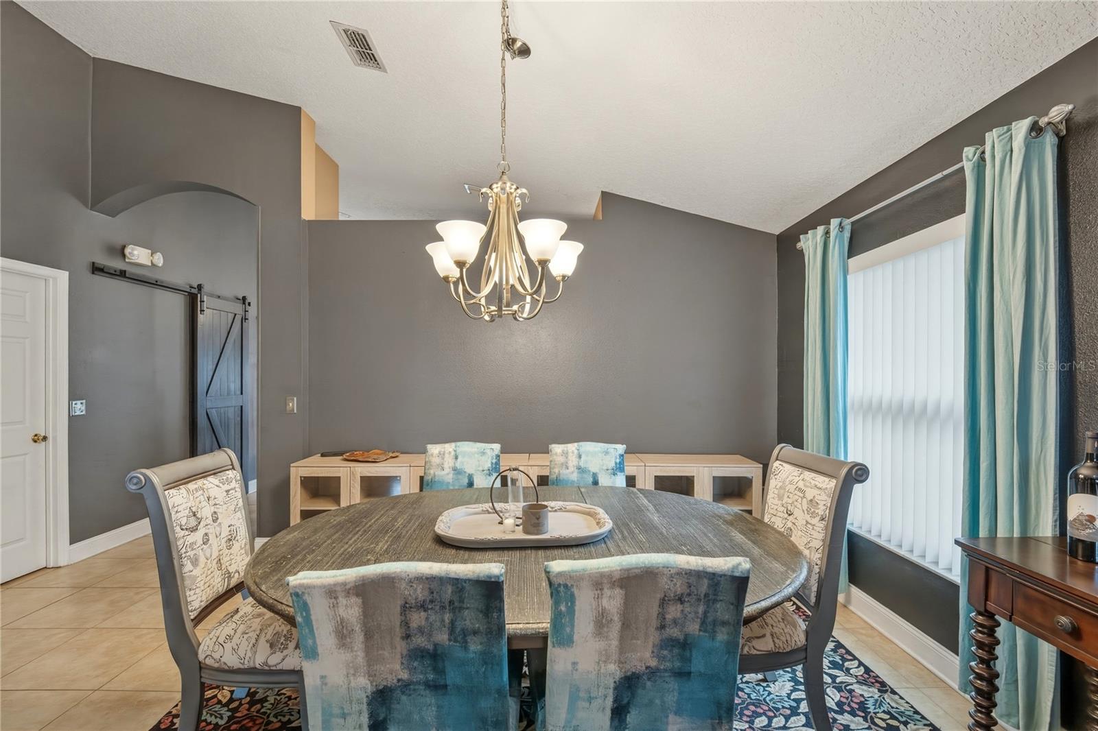 Image 9 of 36 For 2664 Willow Glen Circle