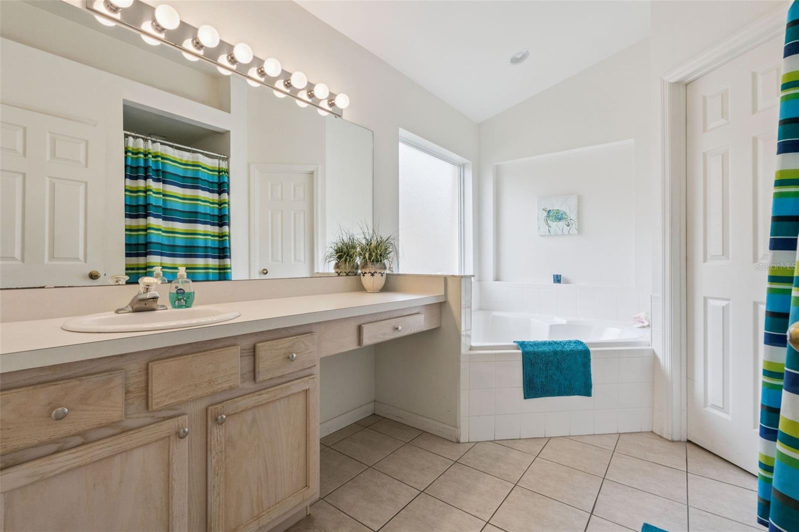 Image 20 of 46 For 148 Grosvenor Loop