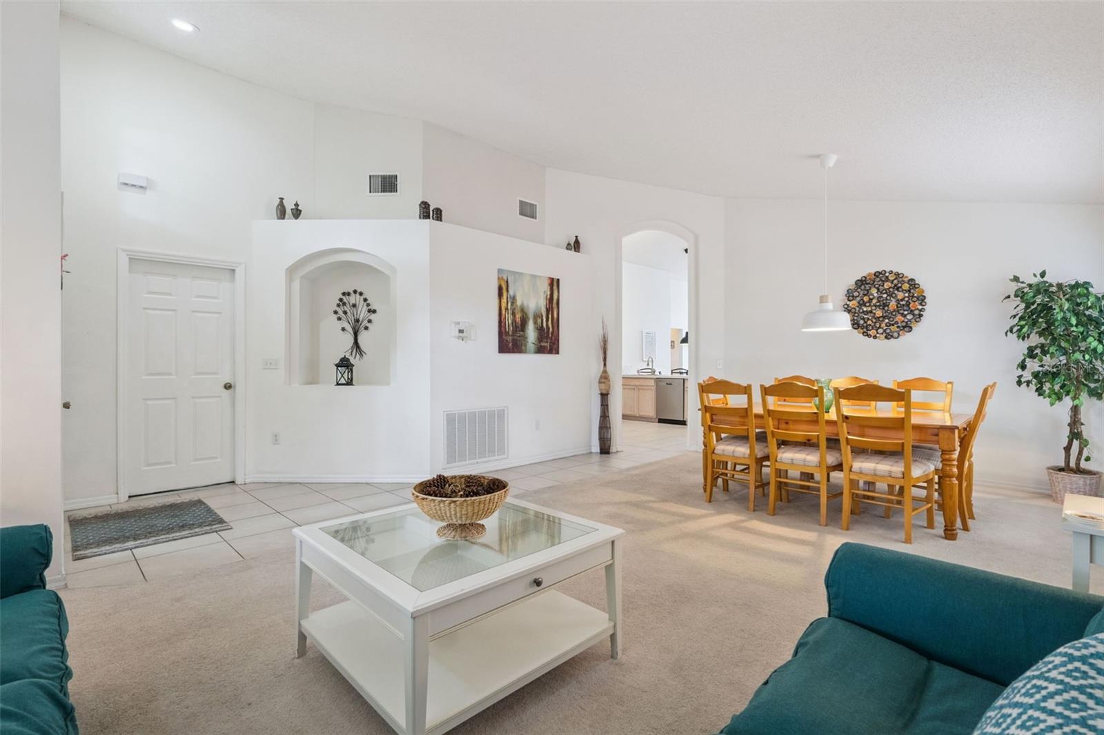 Image 5 of 46 For 148 Grosvenor Loop