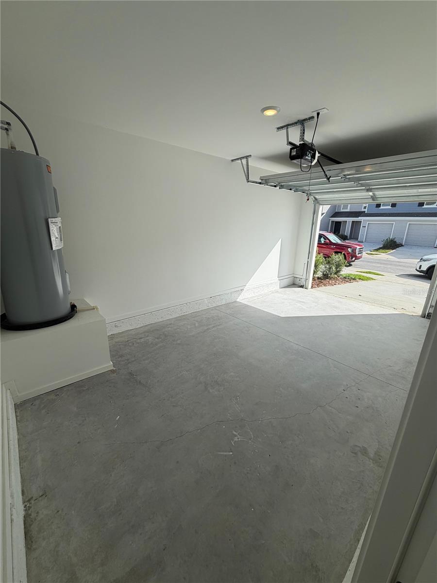 Image 7 of 12 For 824 Lynx Street