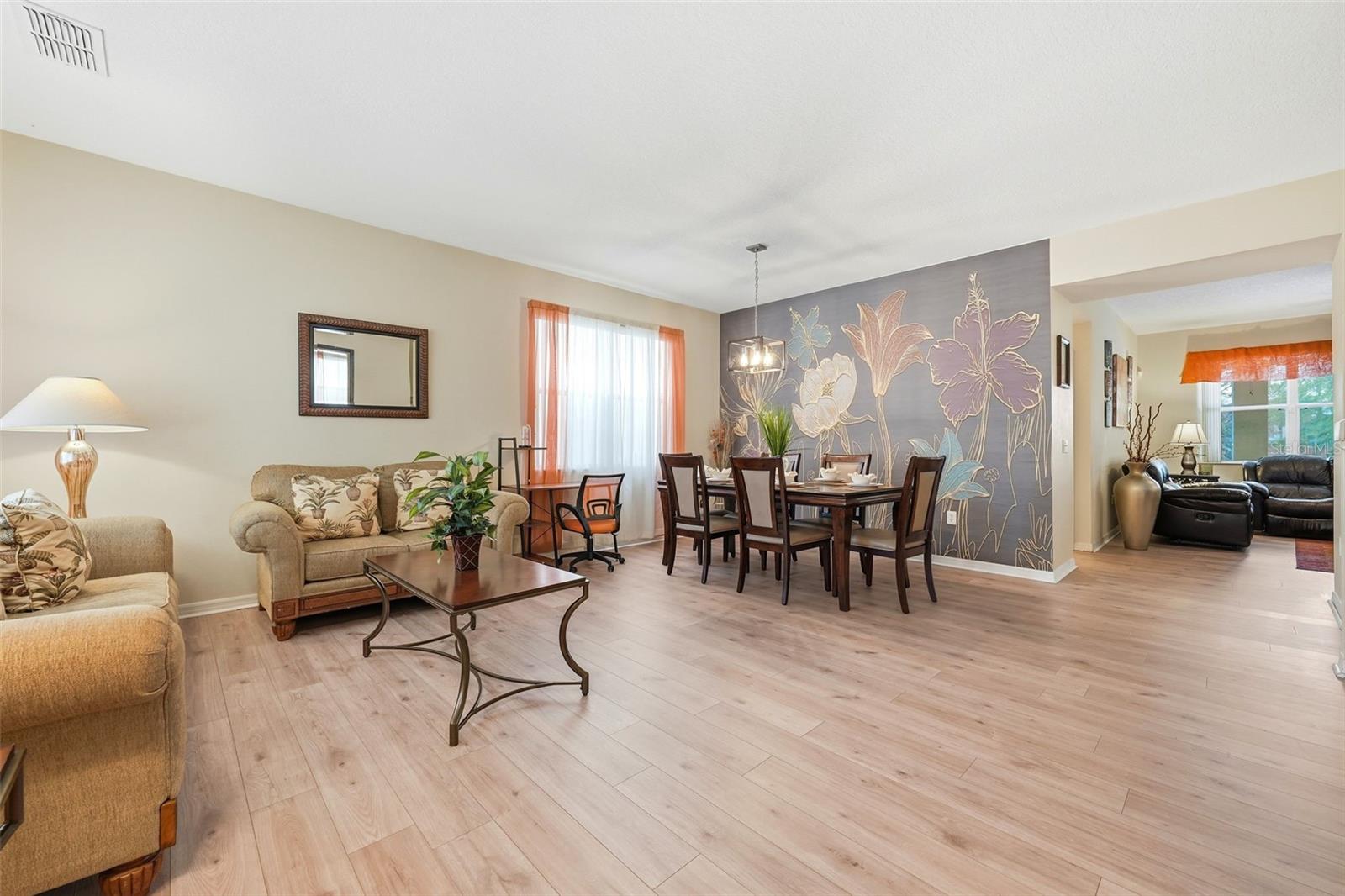 Image 21 of 53 For 133 Bay Leaf Lane