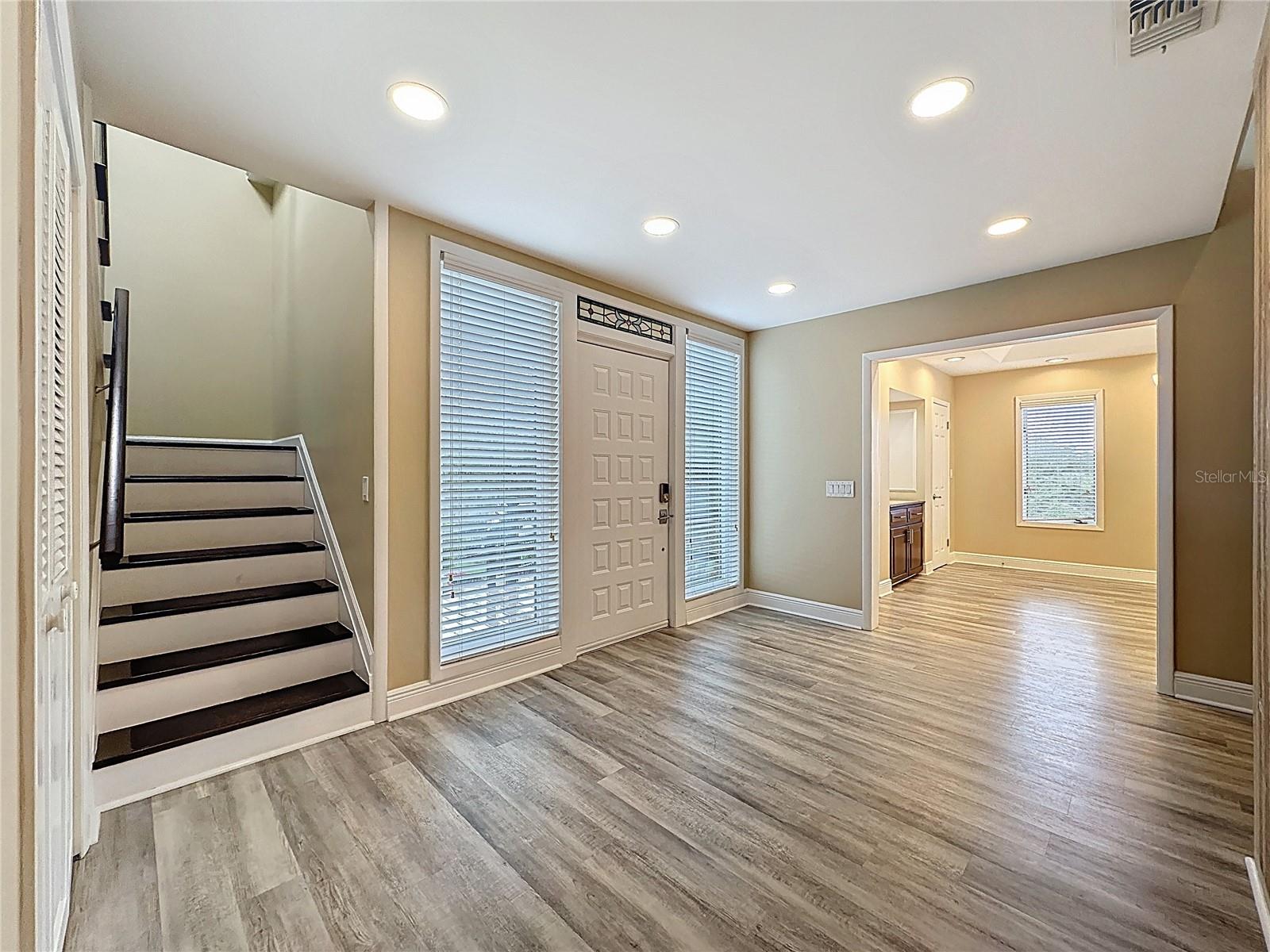 Image 13 of 92 For 6846 Lake View Drive