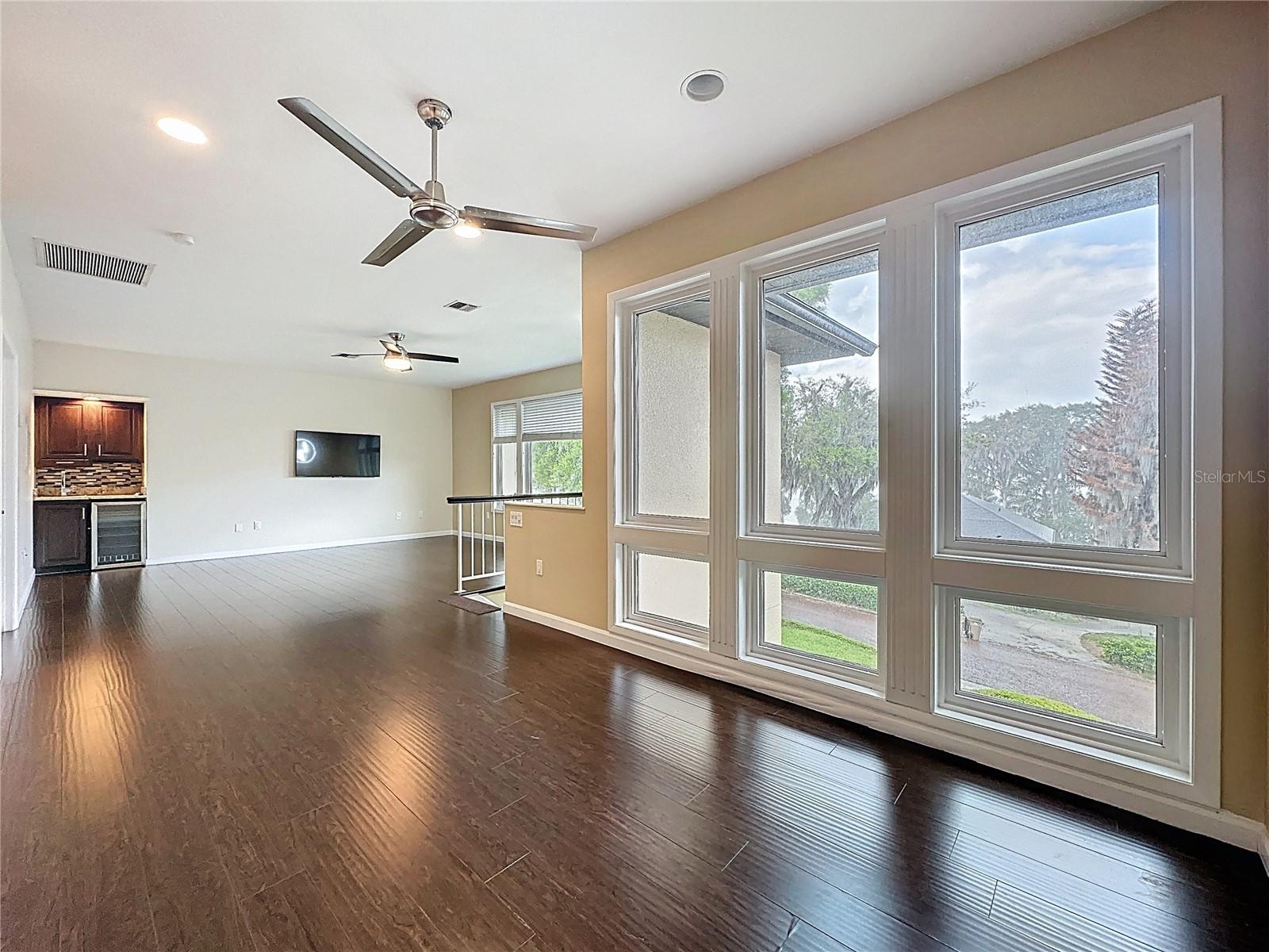 Image 16 of 92 For 6846 Lake View Drive