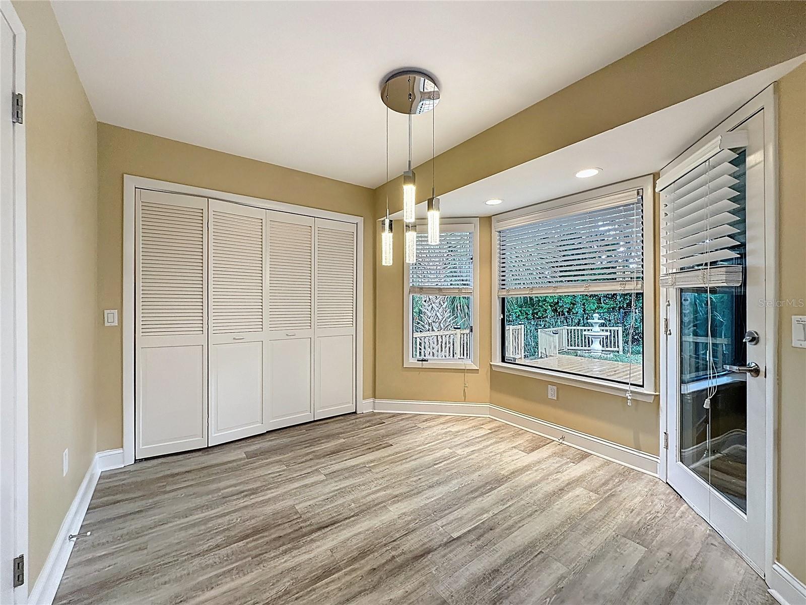 Image 17 of 92 For 6846 Lake View Drive