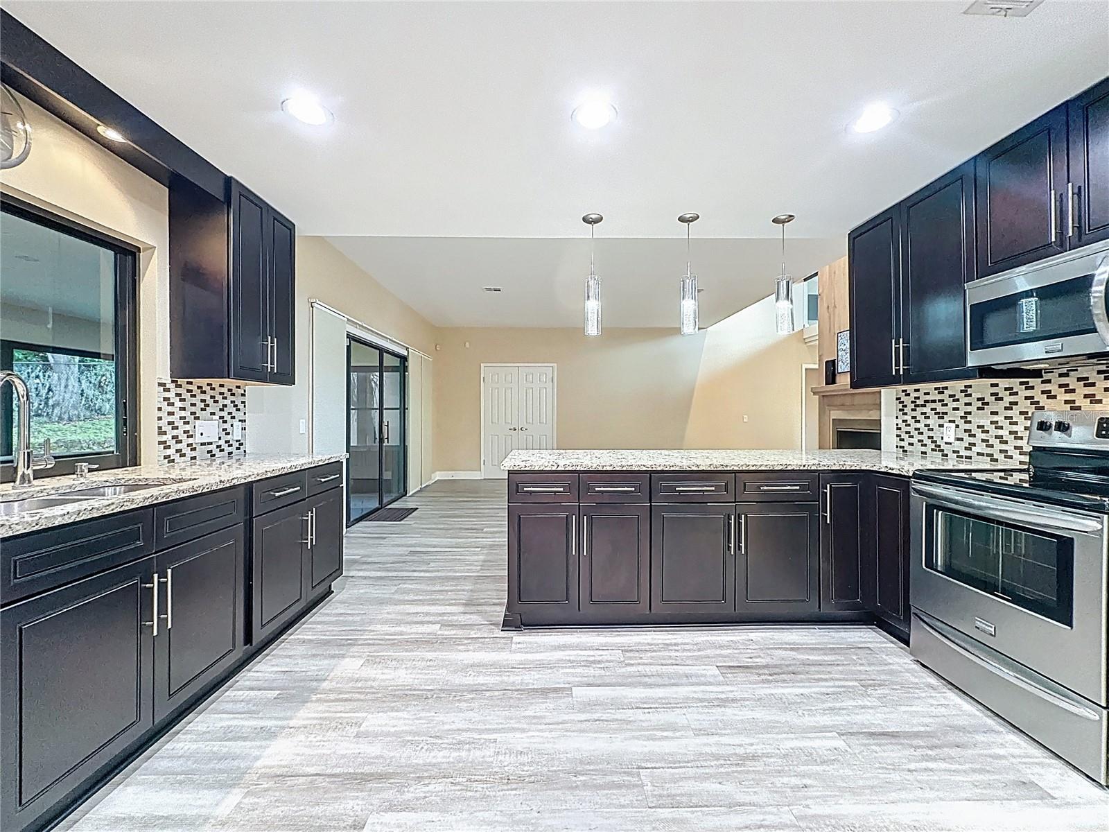 Image 23 of 92 For 6846 Lake View Drive