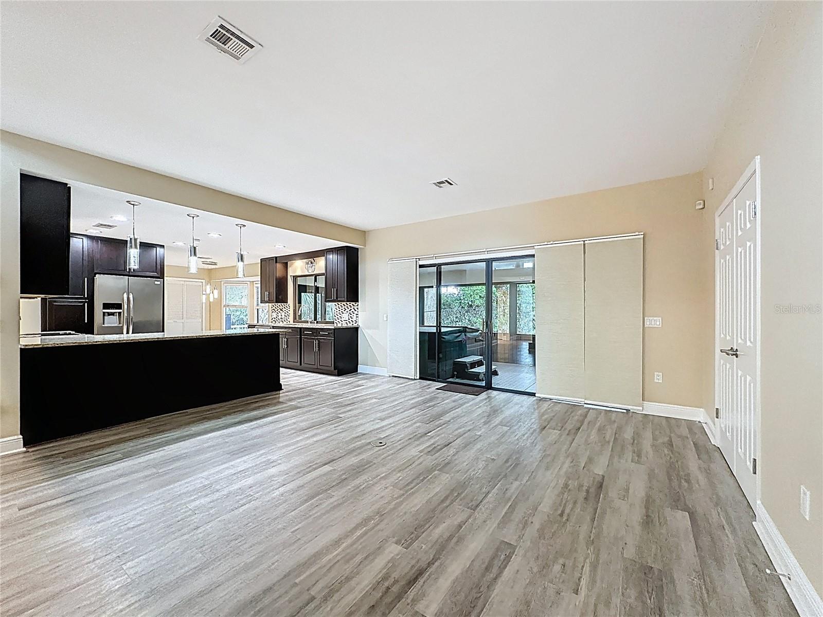 Image 26 of 92 For 6846 Lake View Drive