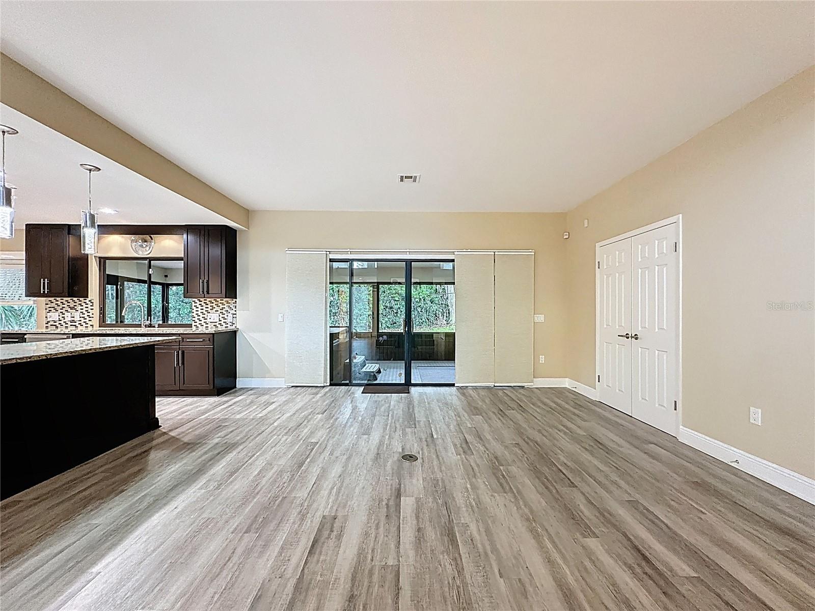 Image 27 of 92 For 6846 Lake View Drive