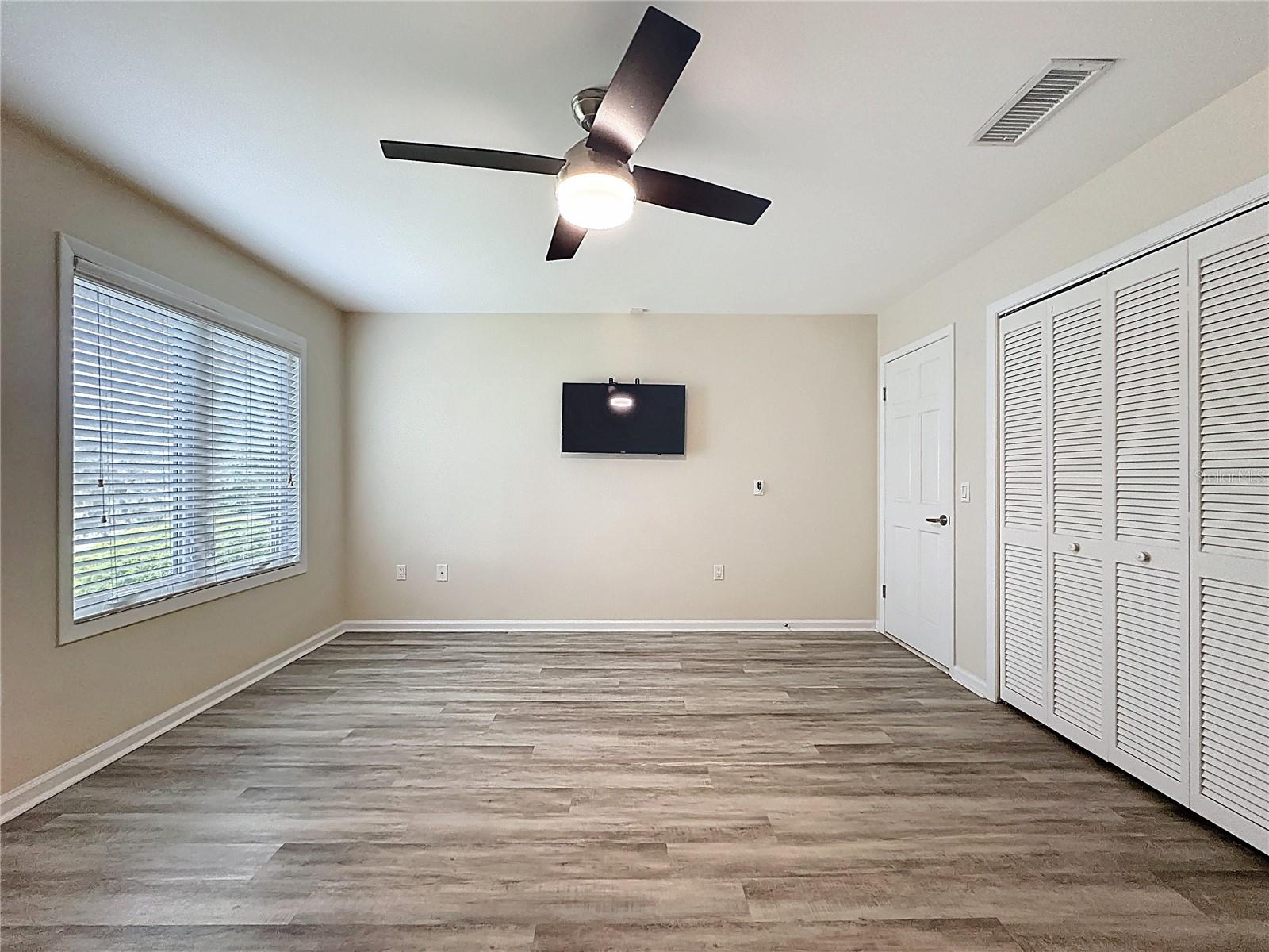 Image 29 of 92 For 6846 Lake View Drive