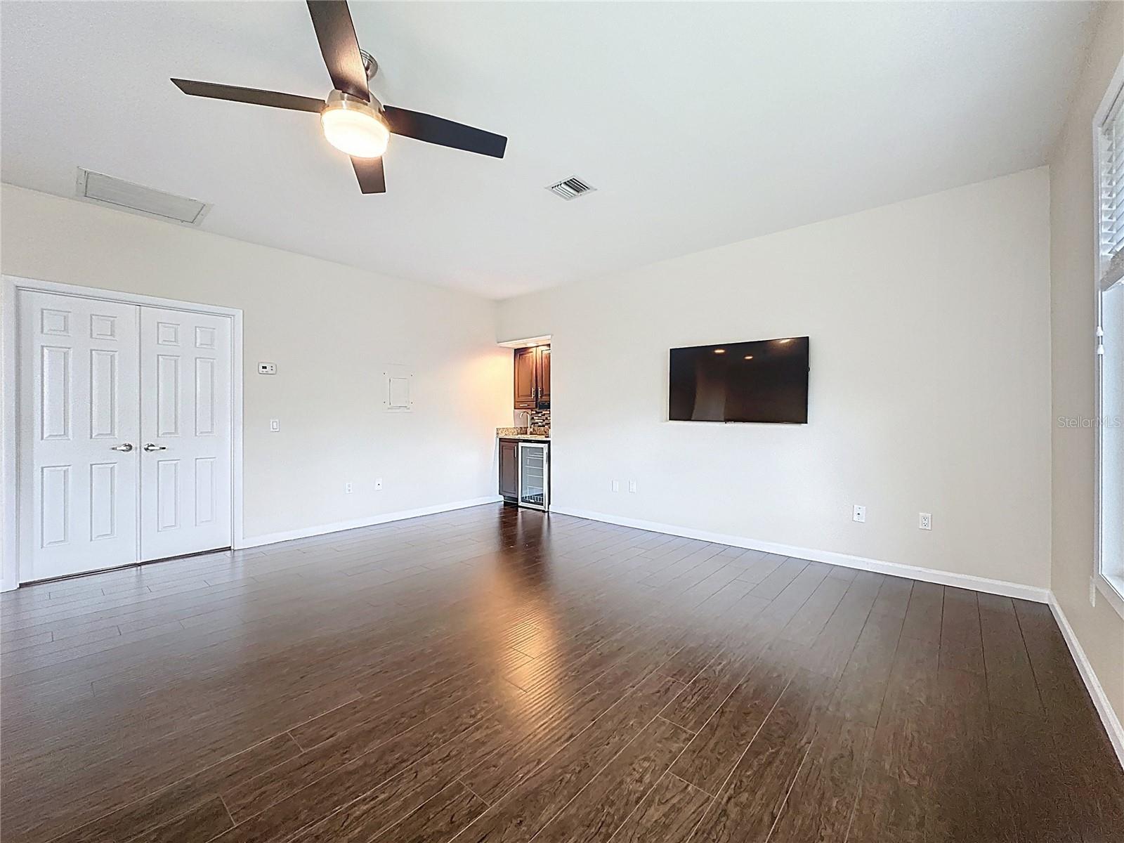 Image 30 of 92 For 6846 Lake View Drive